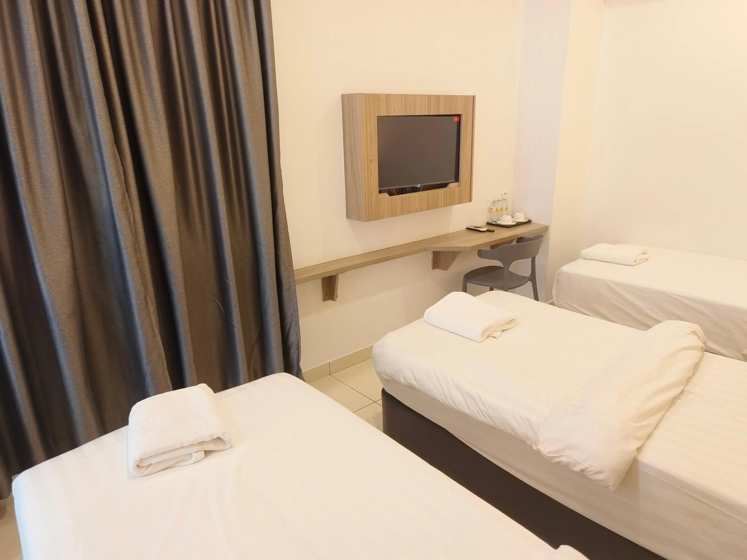 Bedroom, Bed in Hotel Golden View Nilai