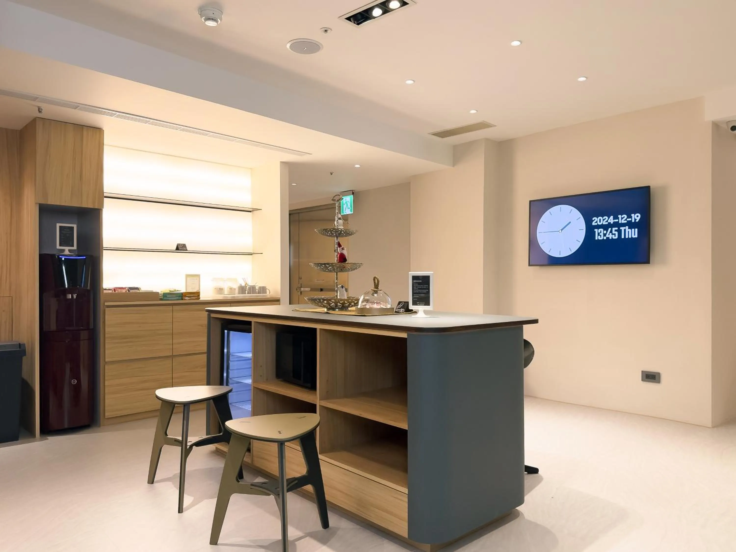 Coffee/tea facilities in 9ine Hotel