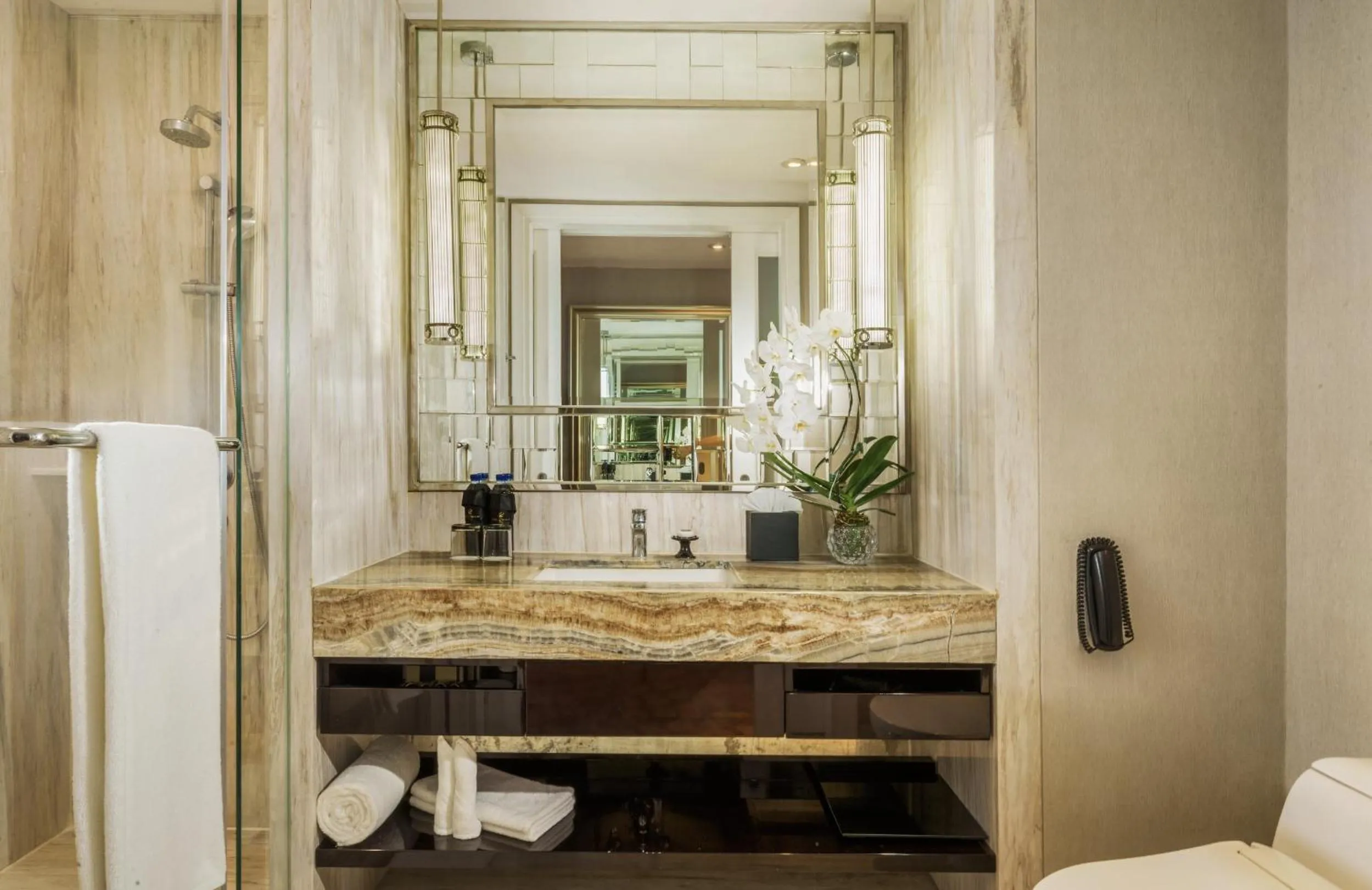 Shower in Hotel Ciputra World Surabaya managed by Swiss-Belhotel International