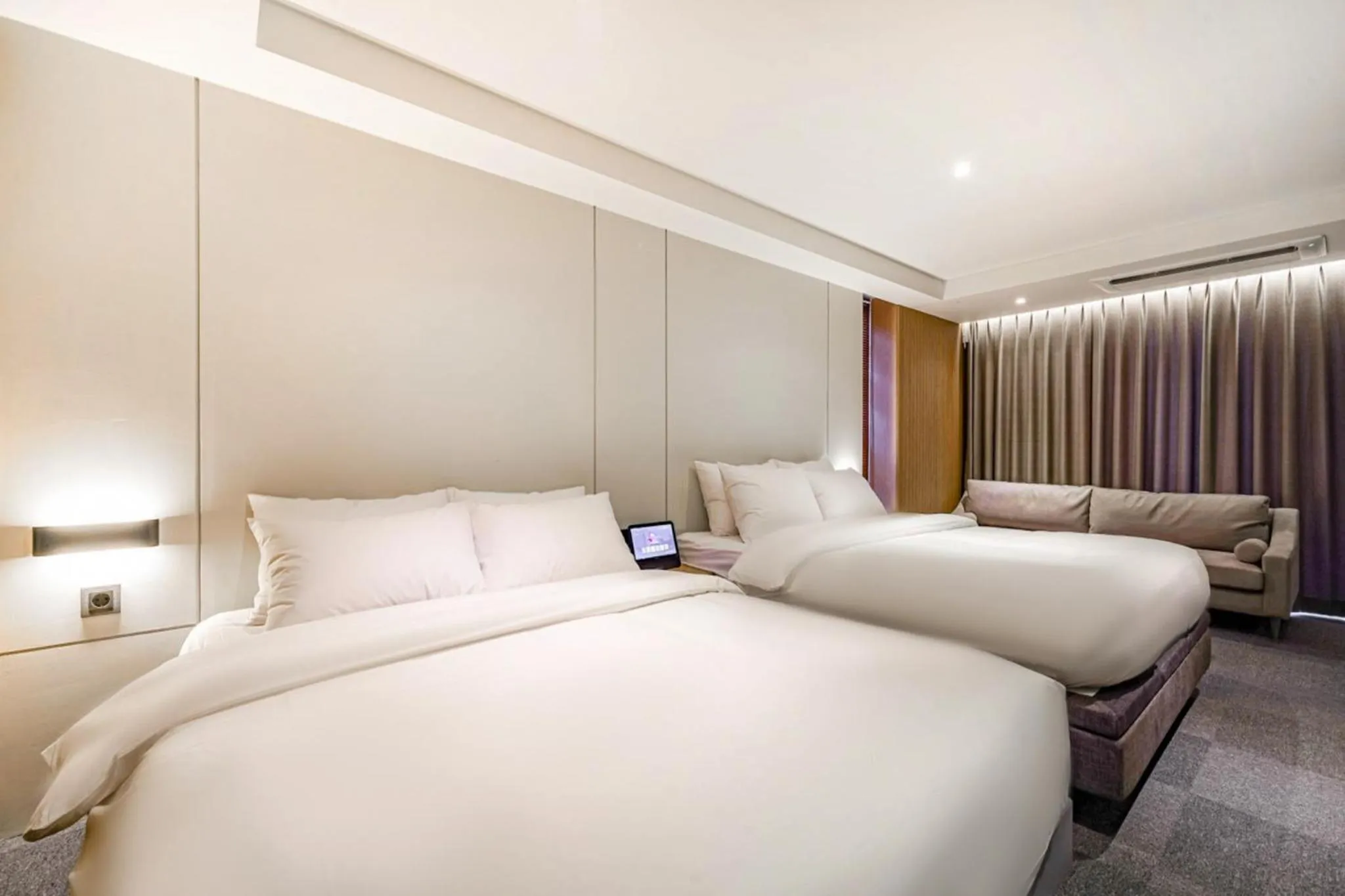 Bedroom, Bed in Haeundae The Van Hotel