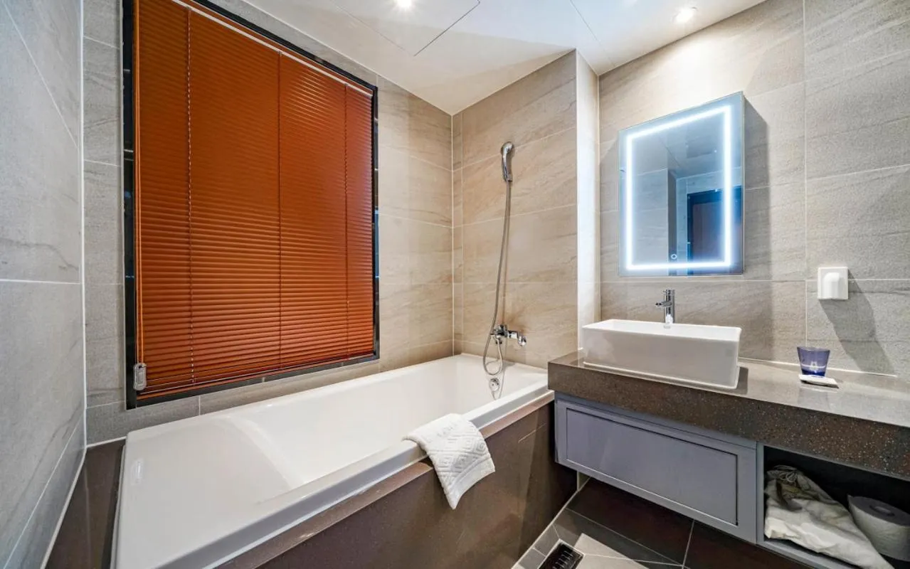 Shower in Haeundae The Van Hotel