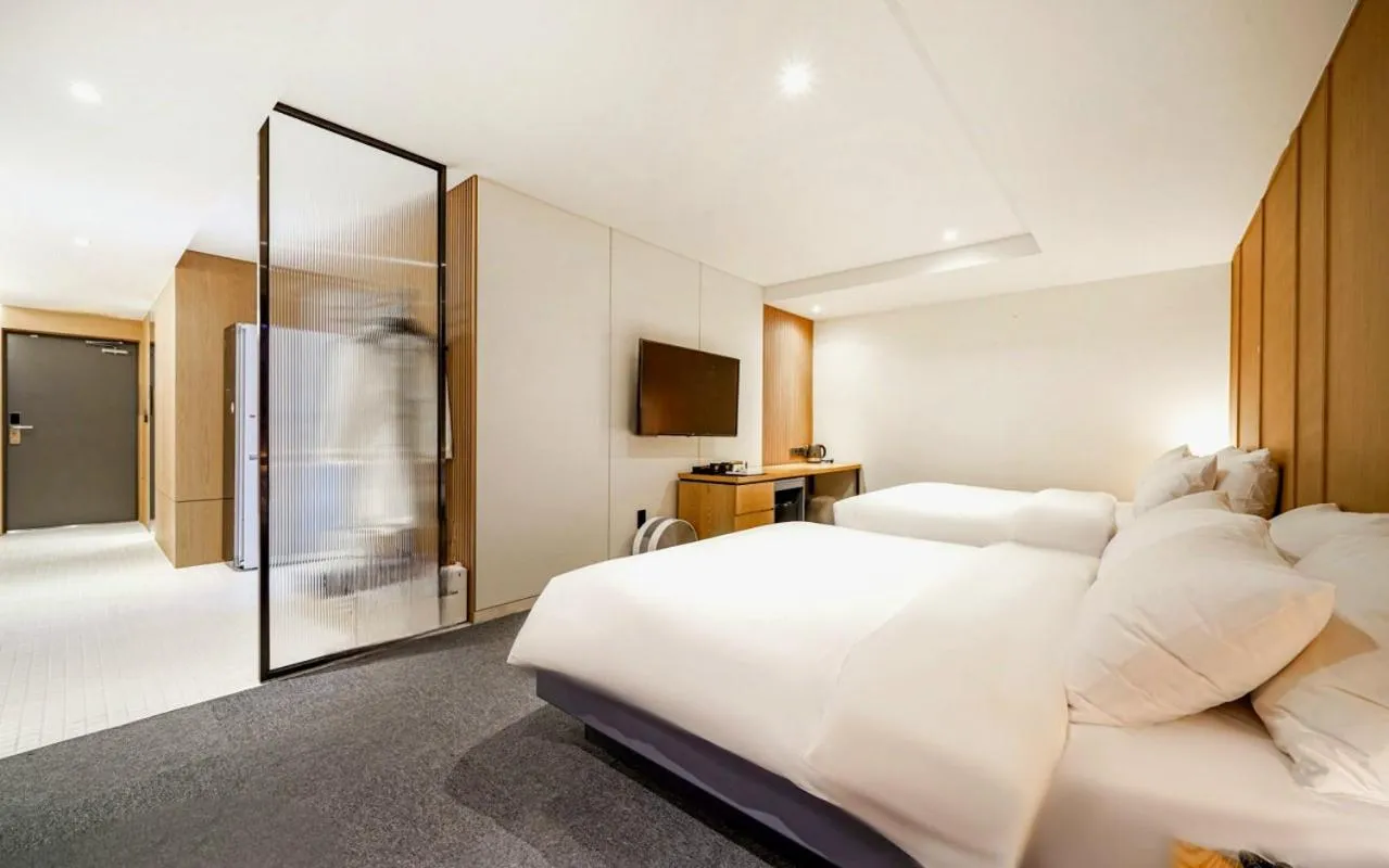 Bed in Haeundae The Van Hotel