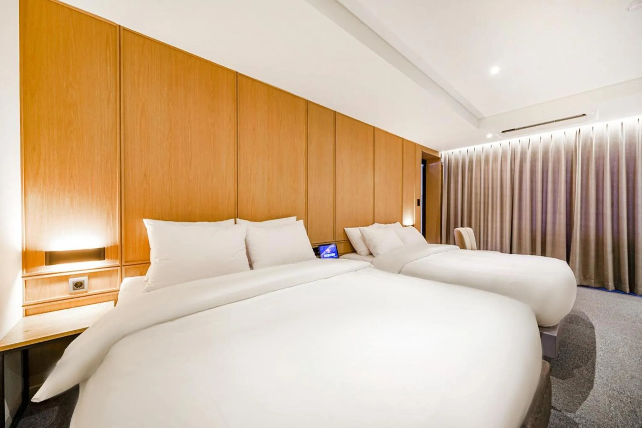 Bedroom, Bed in Haeundae The Van Hotel