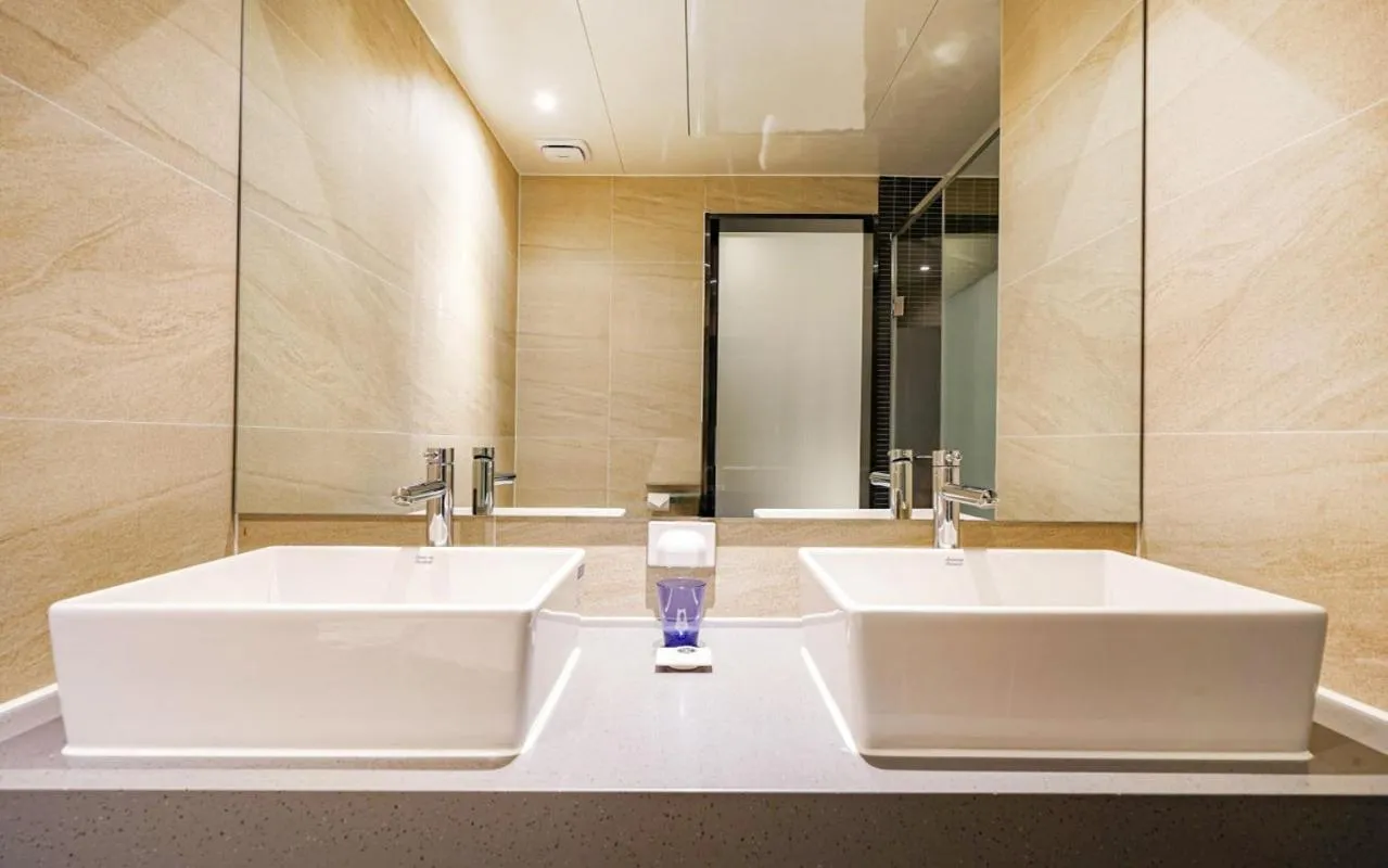 Shower in Haeundae The Van Hotel