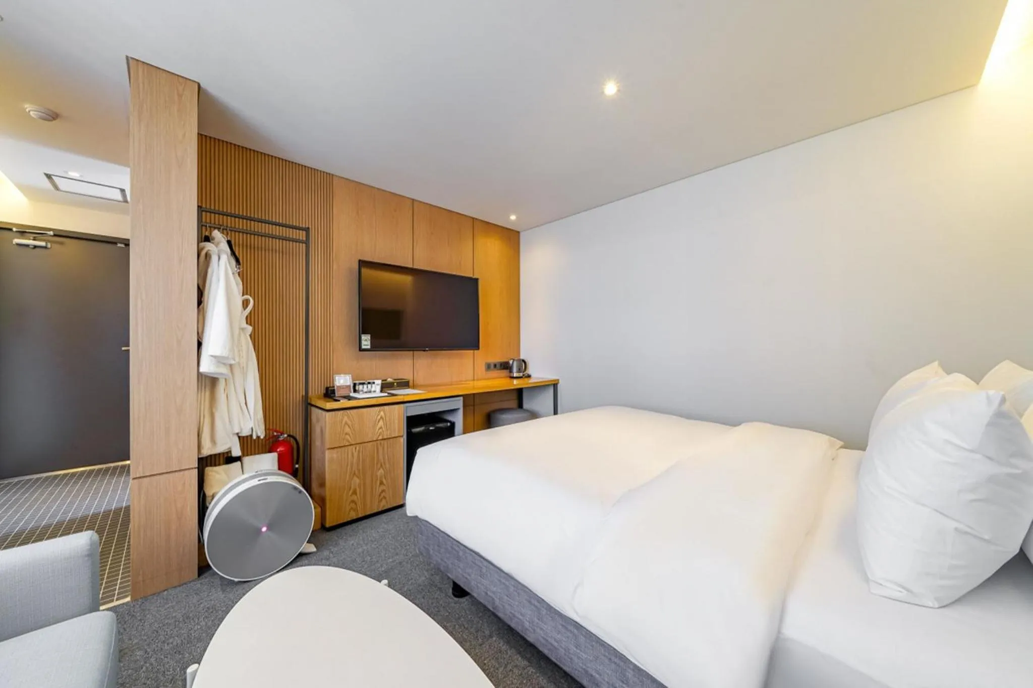 Bedroom, Bed in Haeundae The Van Hotel