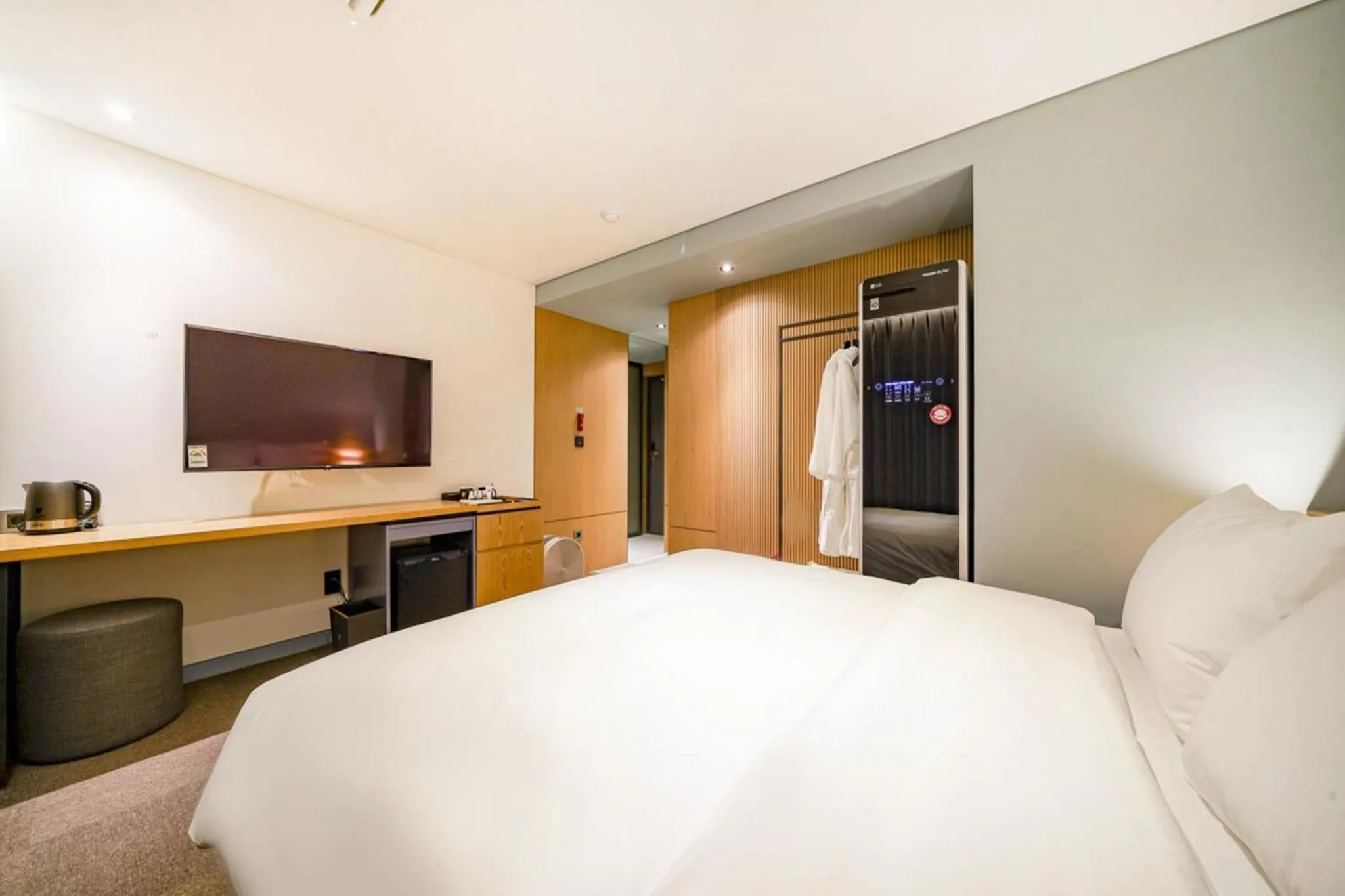 Bedroom, Bed in Haeundae The Van Hotel