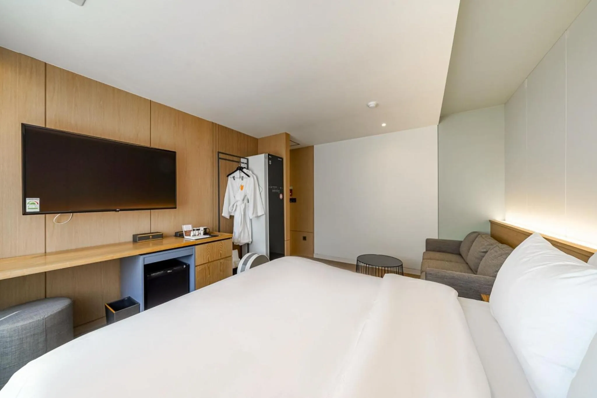 Bedroom, Bed in Haeundae The Van Hotel