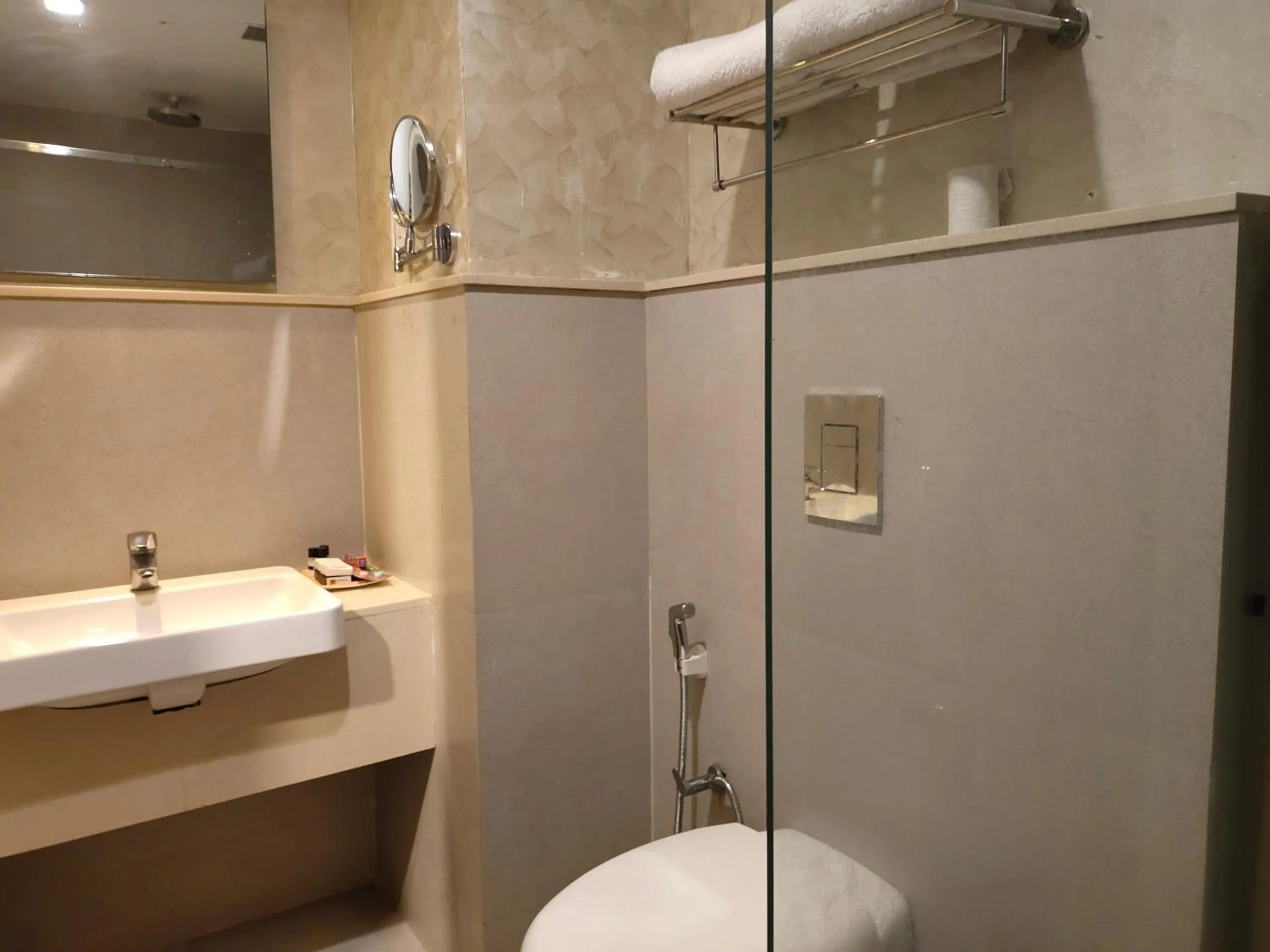 Bathroom in Hotel Indriya Wayanad