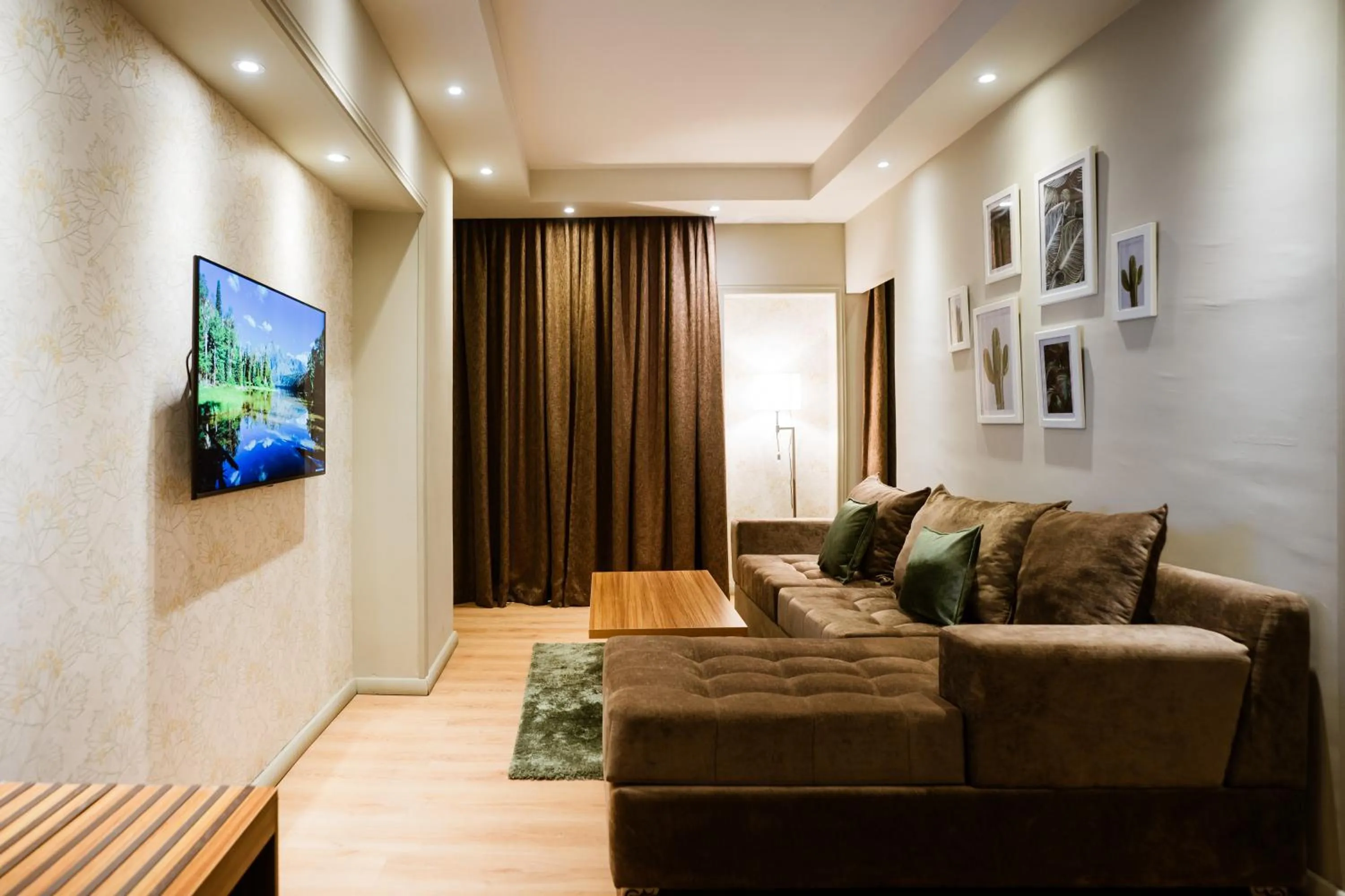 Living room in Monarch Hotel