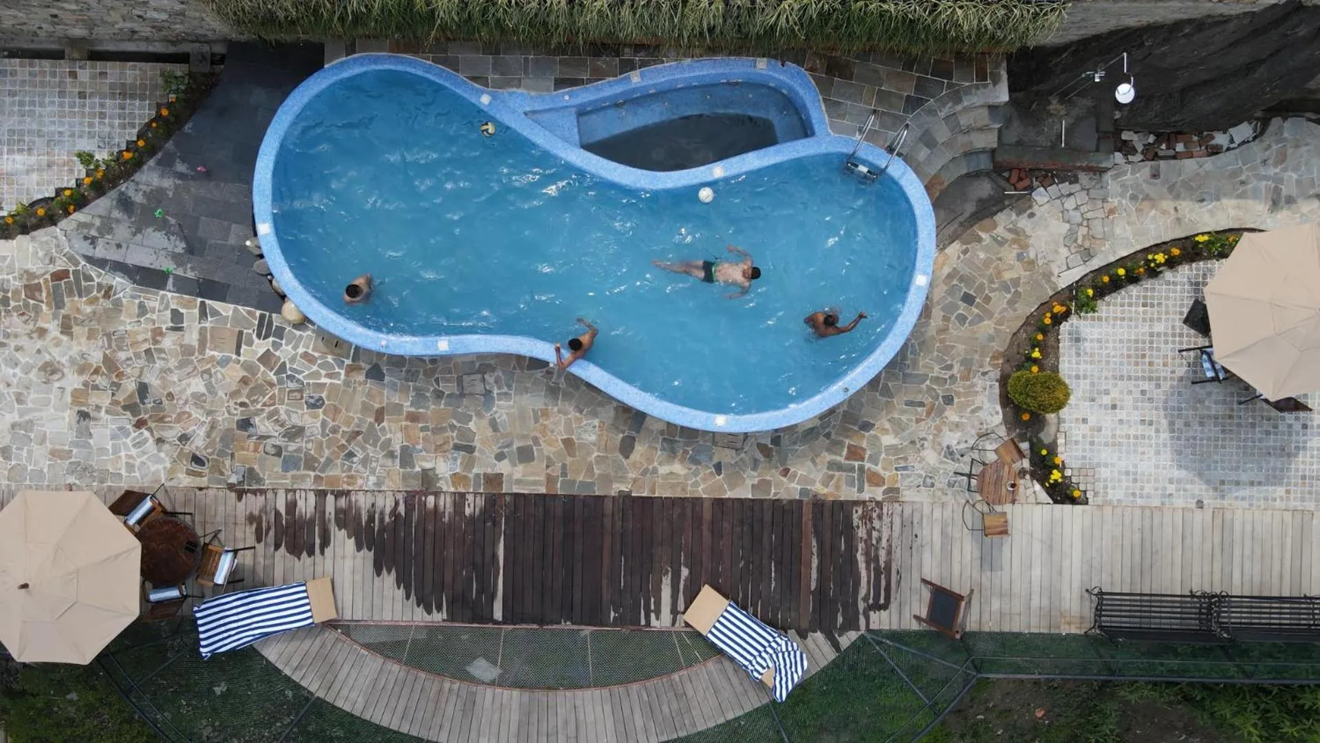 Swimming pool in Hotel Country Villa