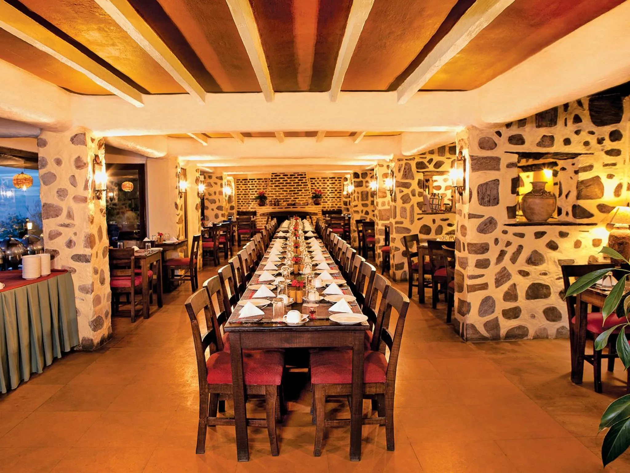Restaurant/places to eat in Hotel Country Villa