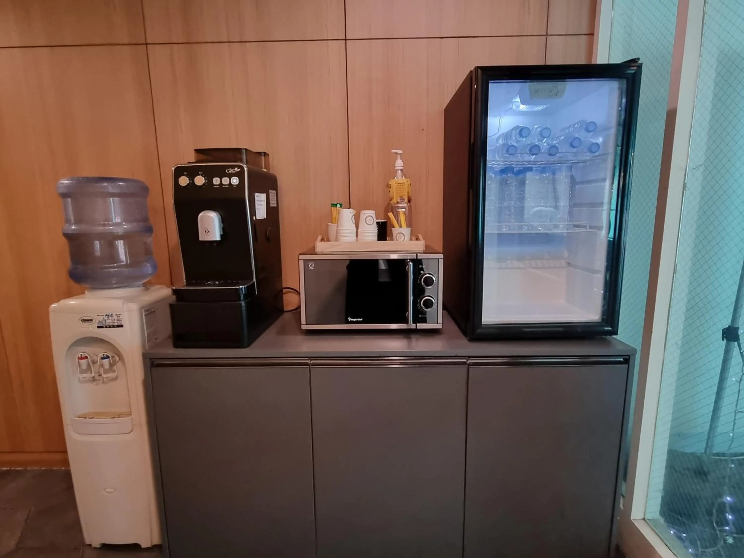 Coffee/tea facilities in Jamsil Funny Hotel