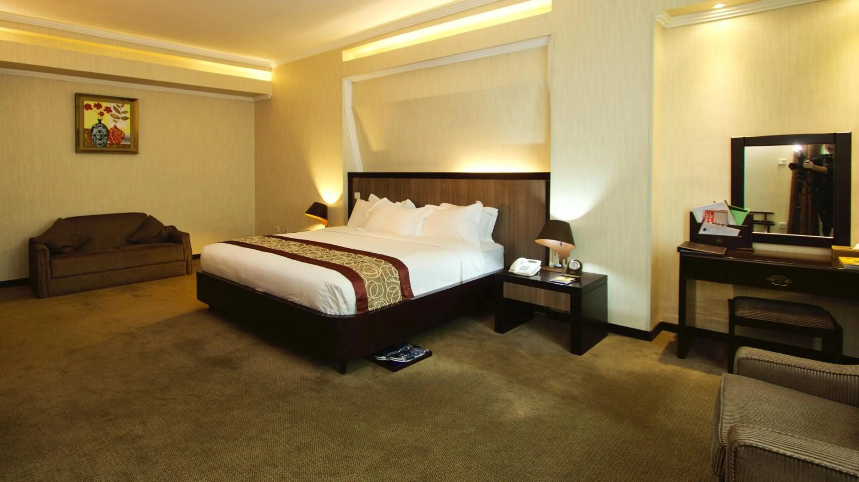 Bed in Elilly International Hotel