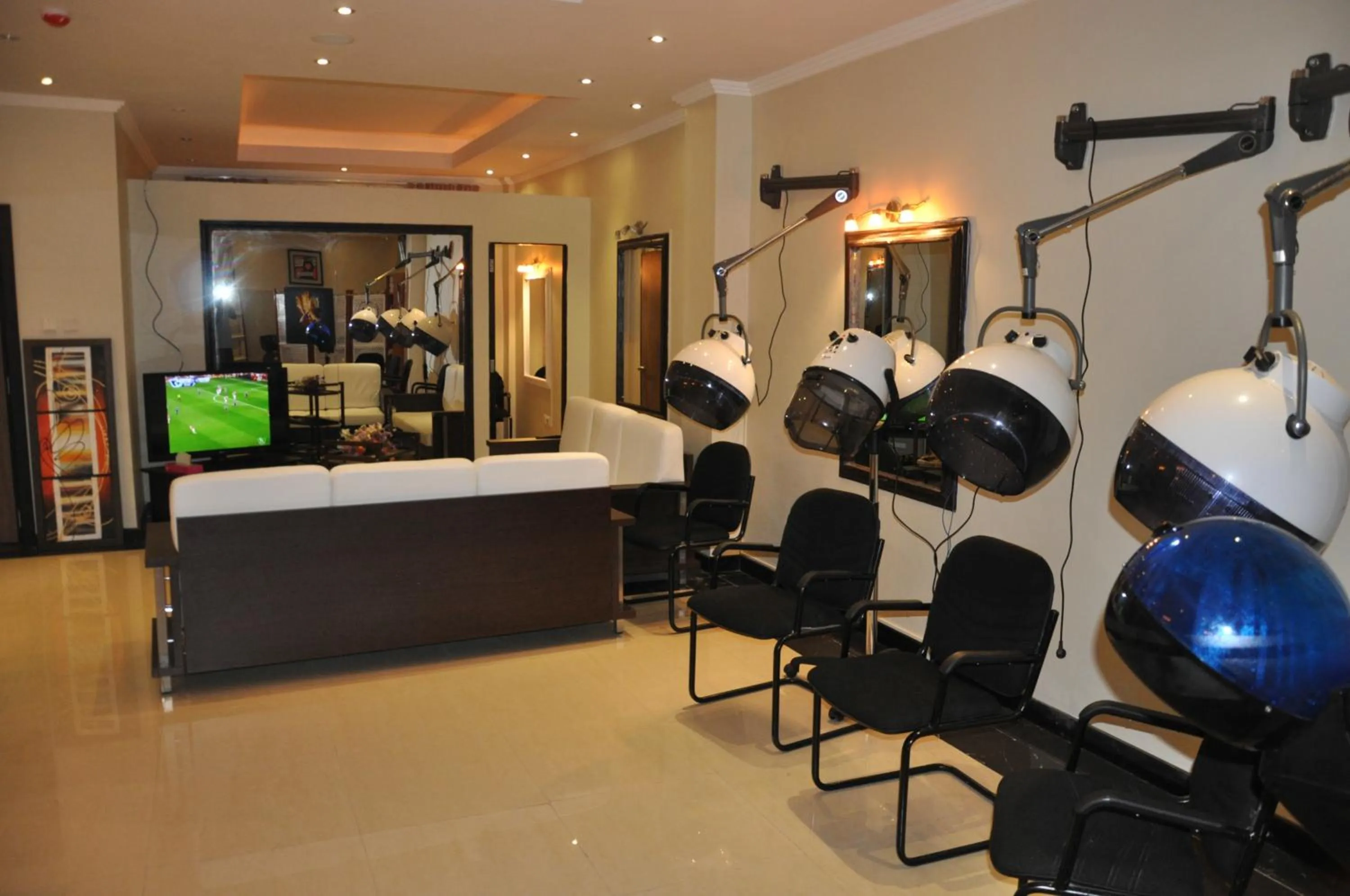 Spa and wellness centre/facilities in Elilly International Hotel