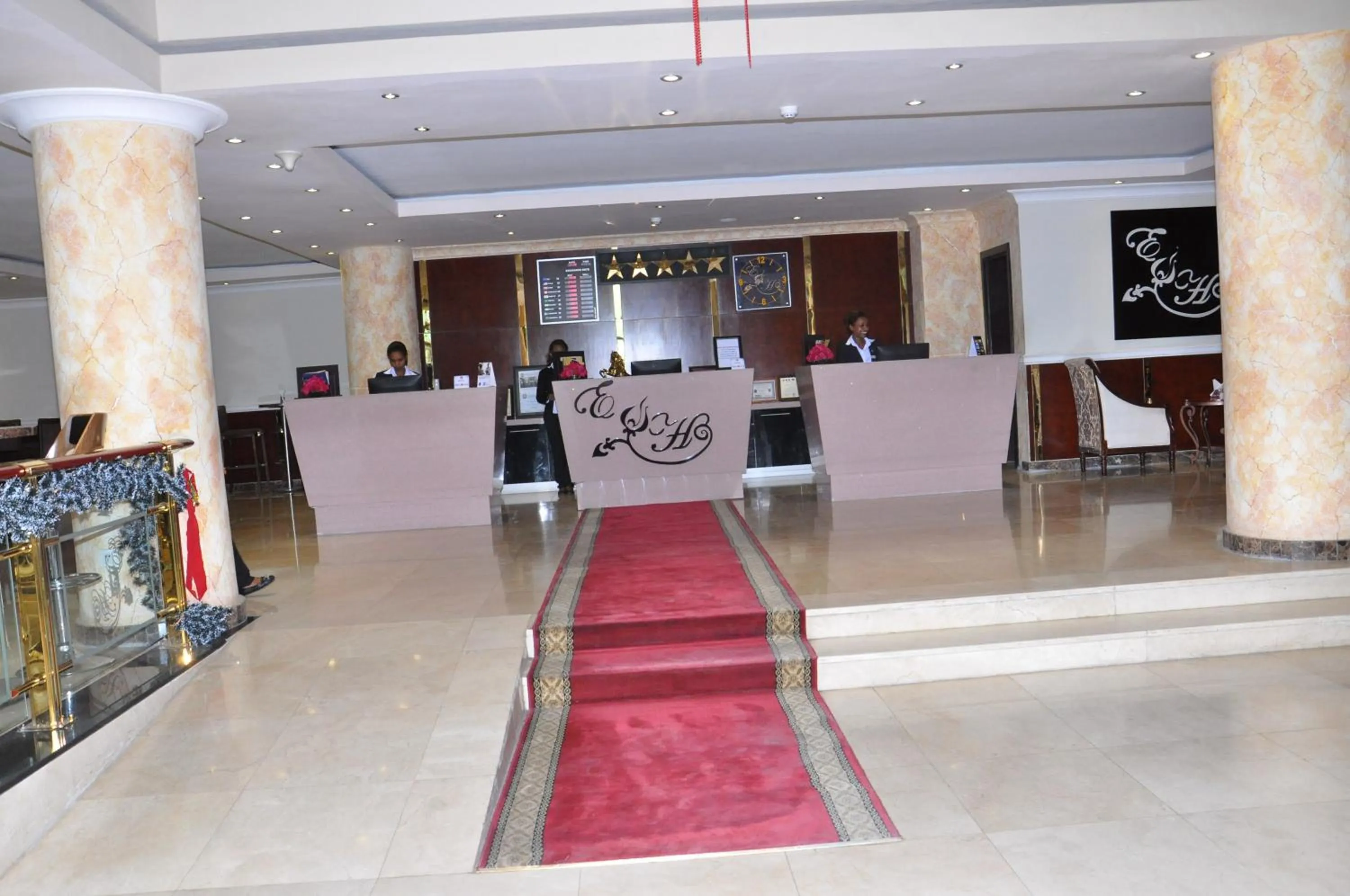 Lobby or reception in Elilly International Hotel