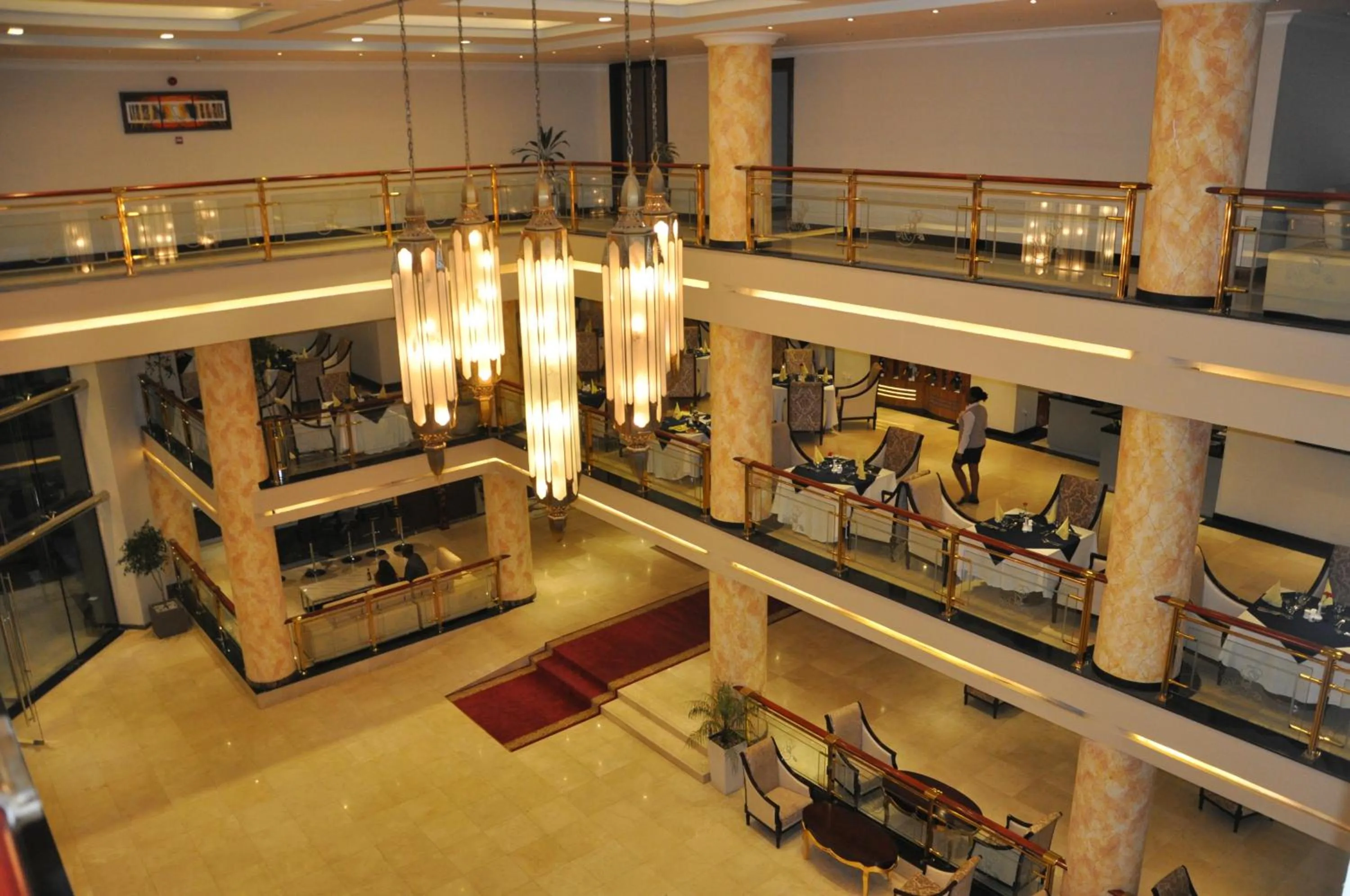 Dining area in Elilly International Hotel