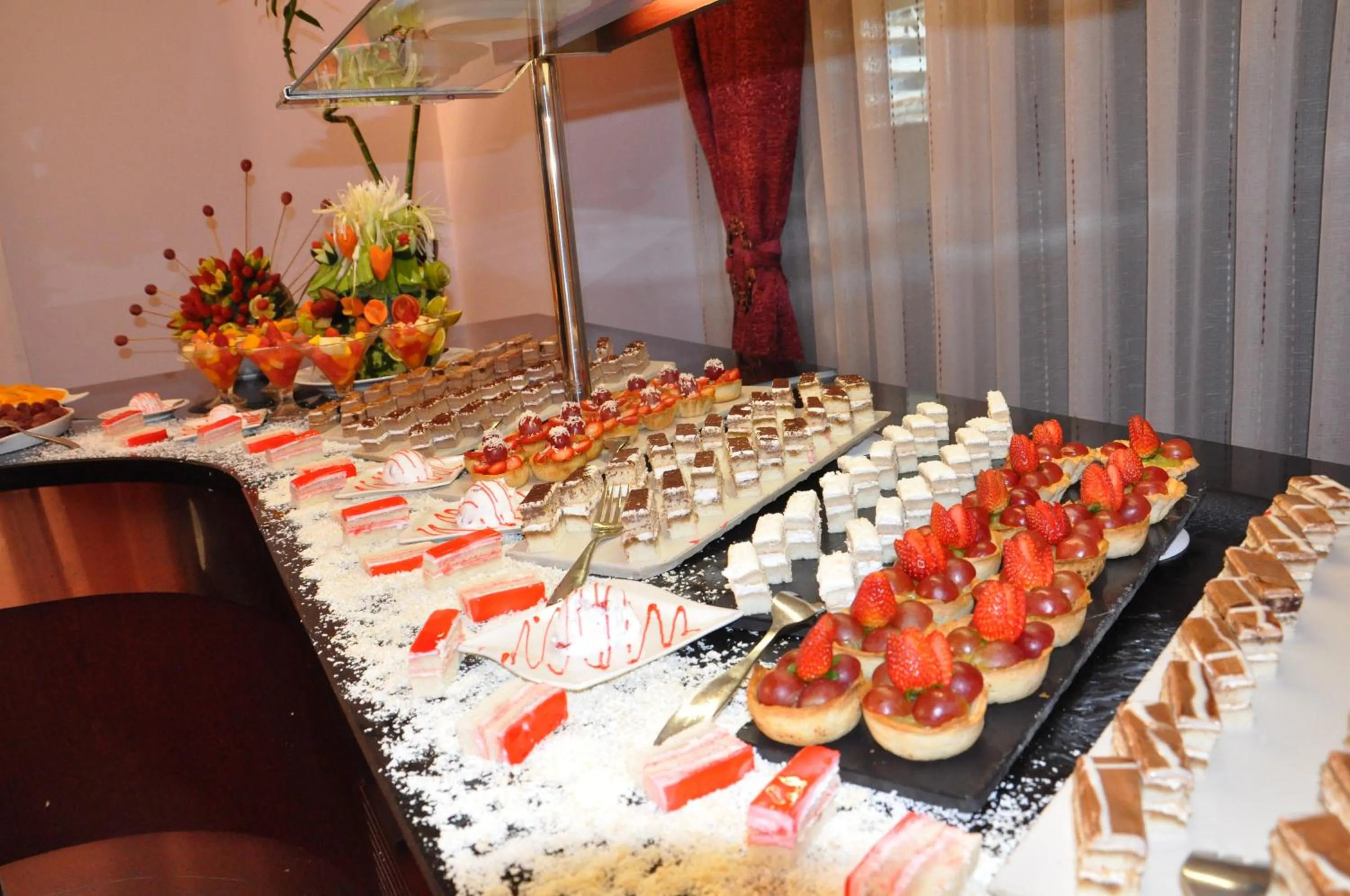 Meals in Elilly International Hotel