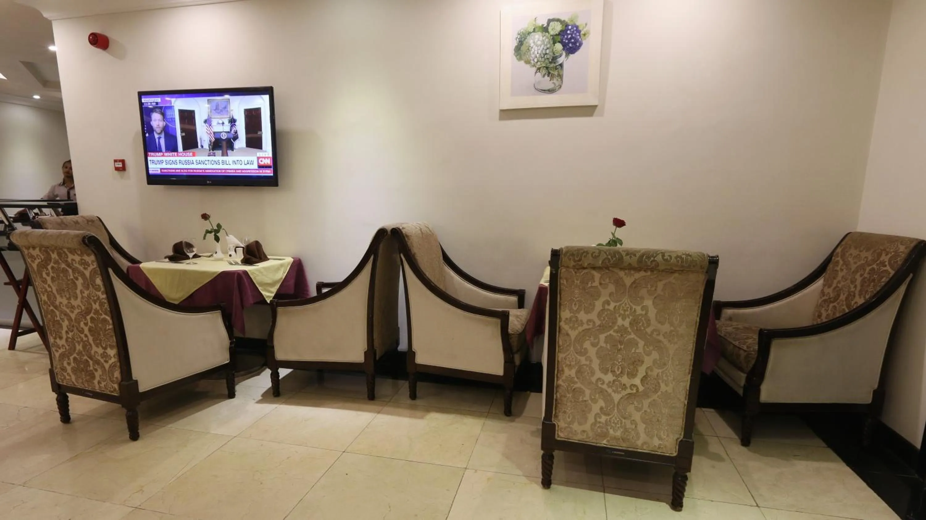 TV and multimedia in Elilly International Hotel