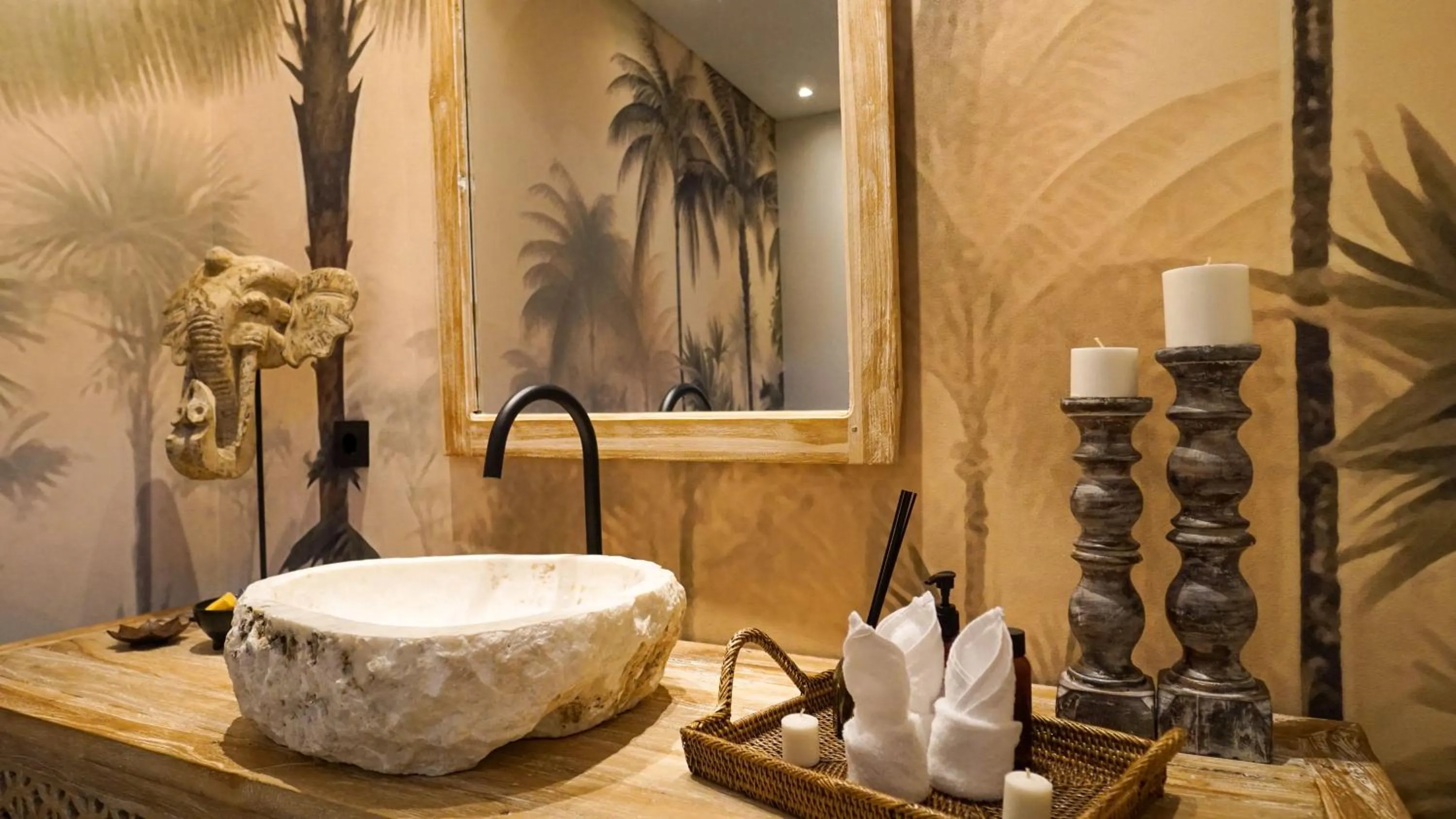 Public Bath in The Menuai Bali Villas Canggu