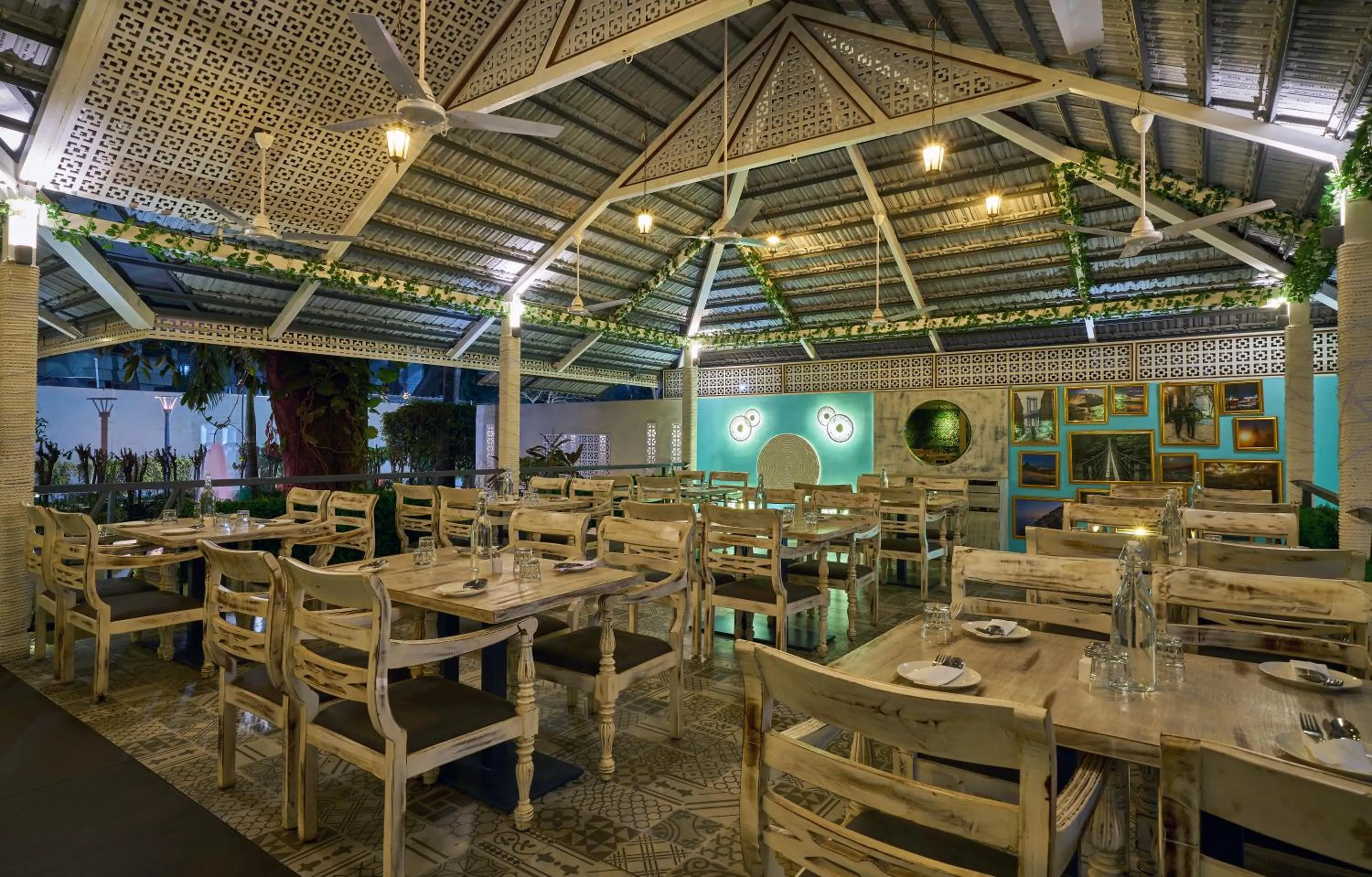 Restaurant/places to eat in Ramee Panchshil