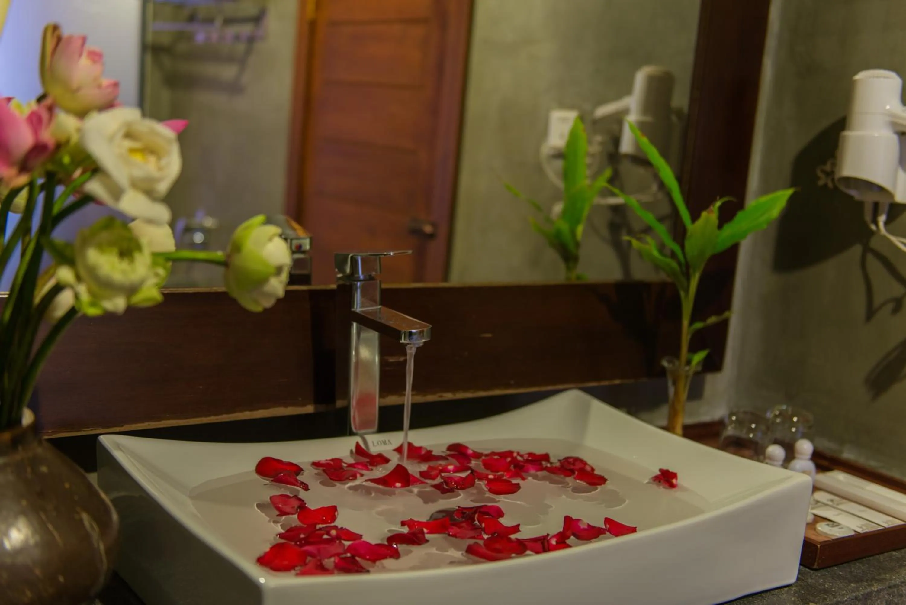 Bathroom in Mekong Angkor Deluxe Hotel