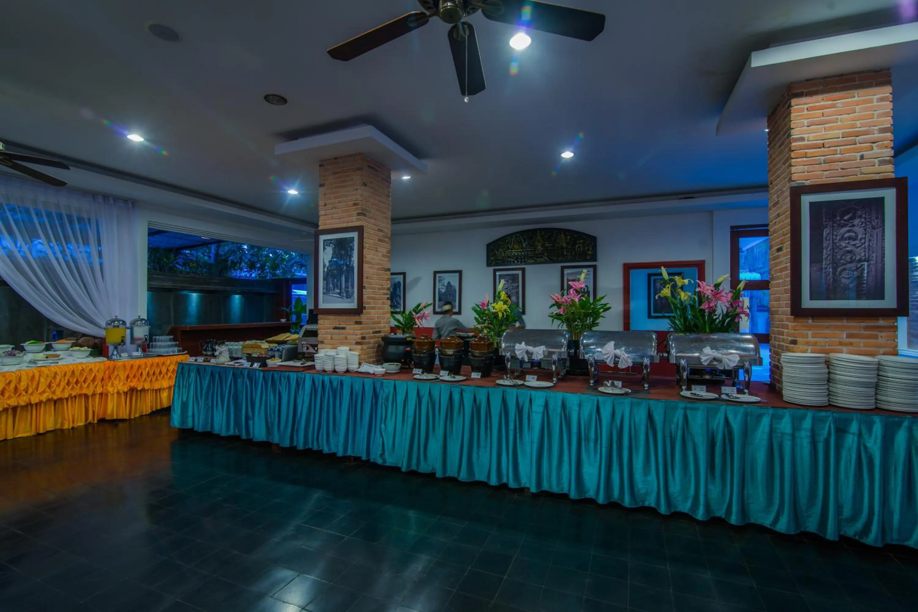 Restaurant/places to eat in Mekong Angkor Deluxe Hotel