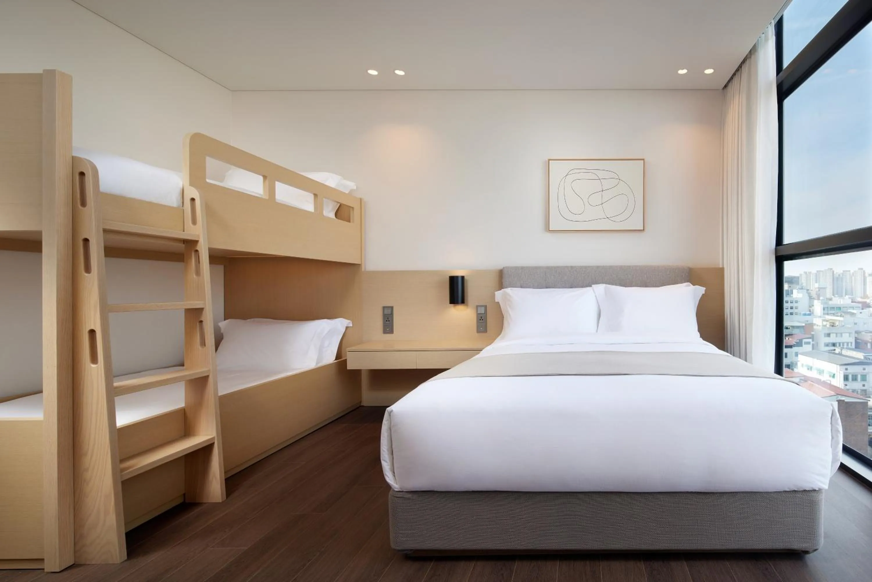 Photo of the whole room, Bed in Shilla Stay Jeonju Hanok Village