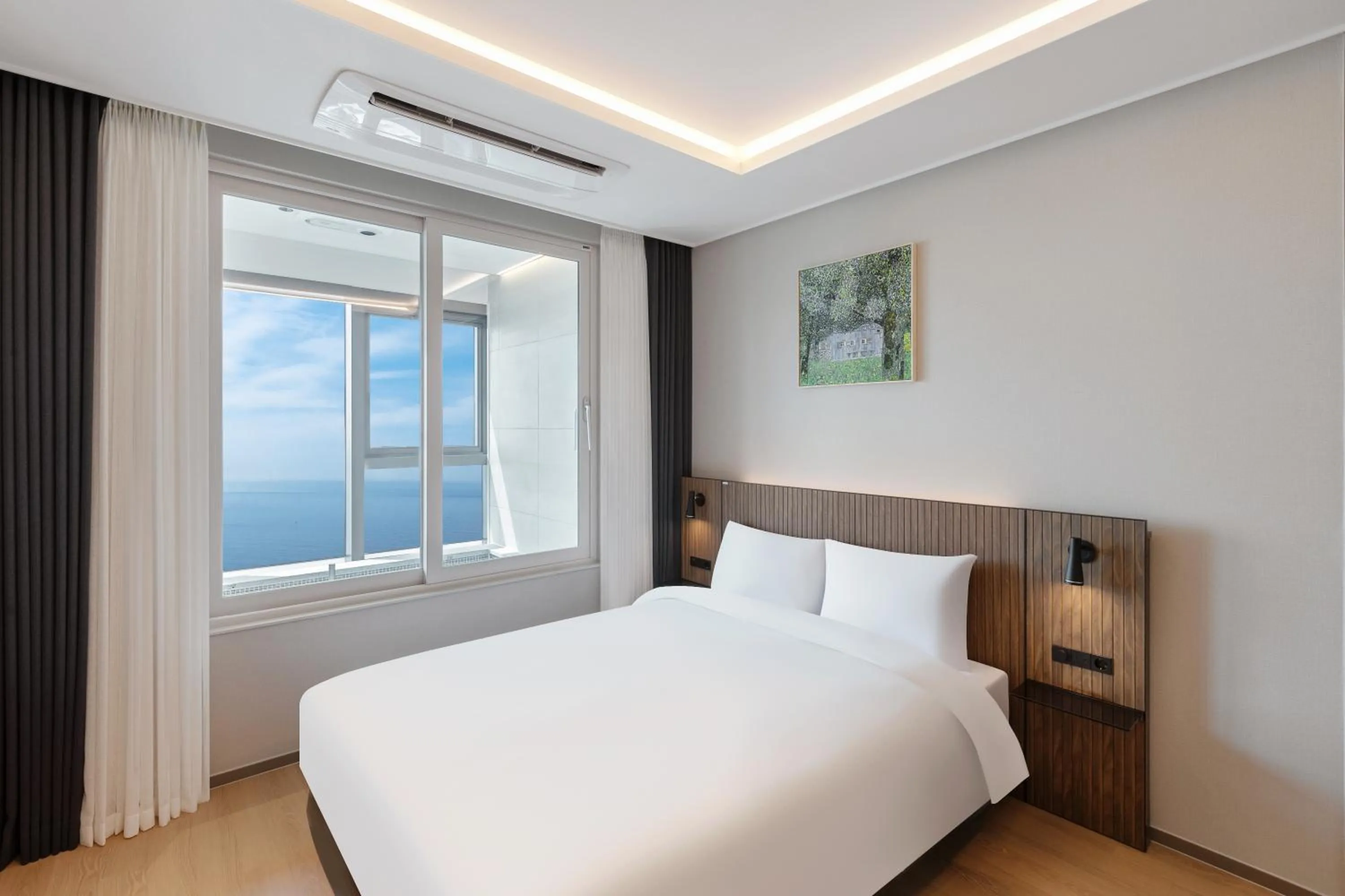 Bedroom, Bed in NewCZ Haeundae Residence