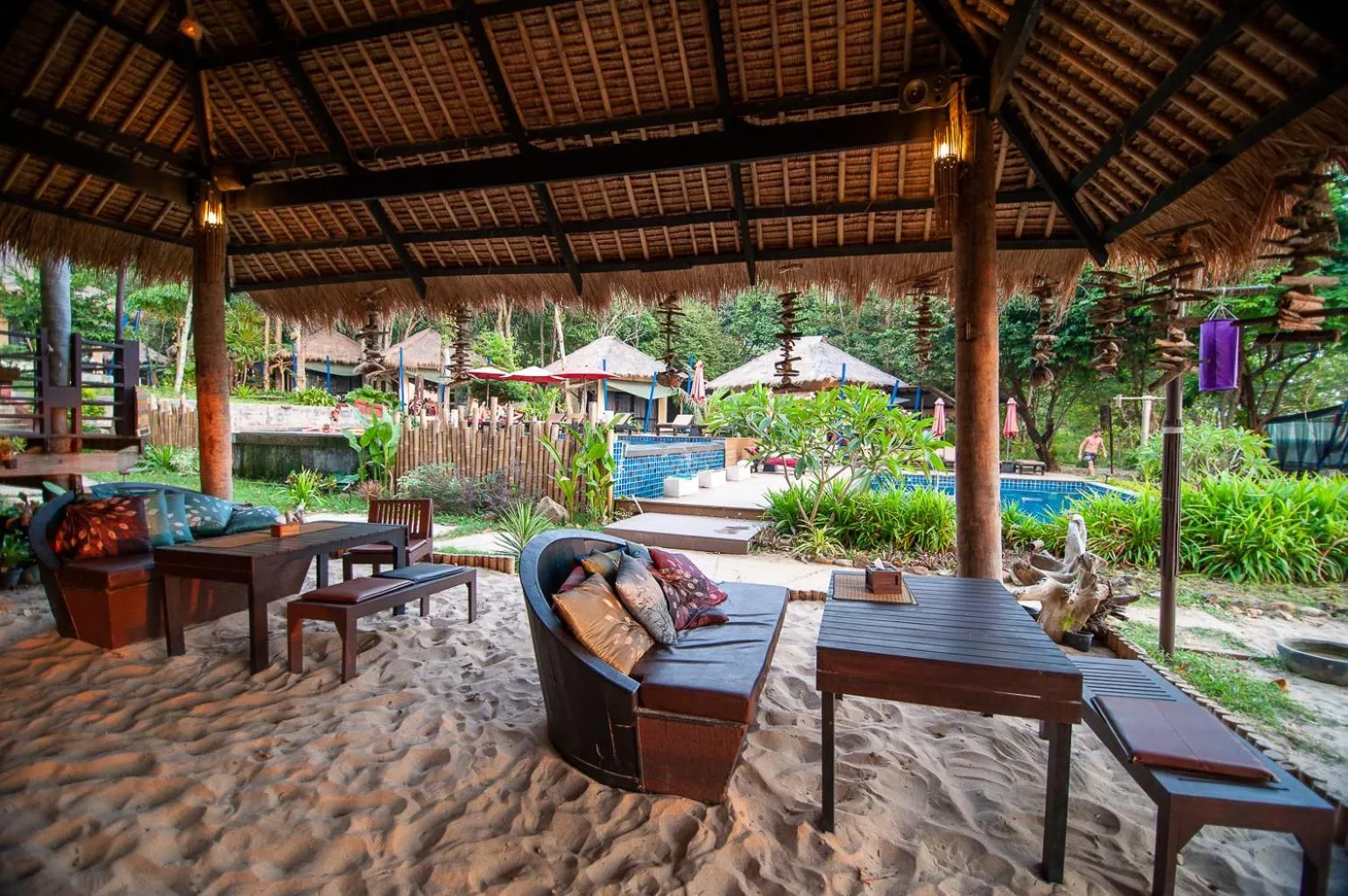 Lounge or bar in LaLaanta Hideaway Resort