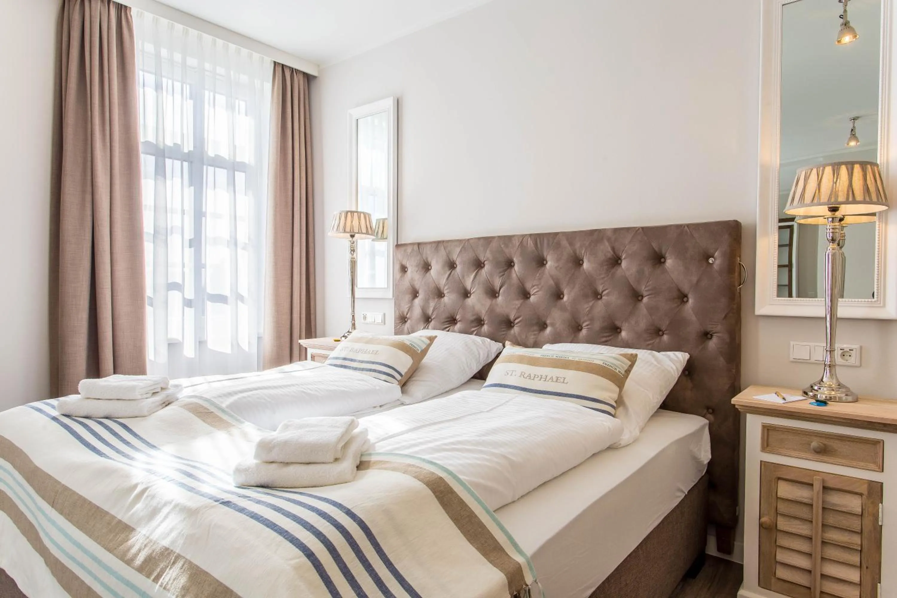 Bed in Hotel Achterum Greetsiel