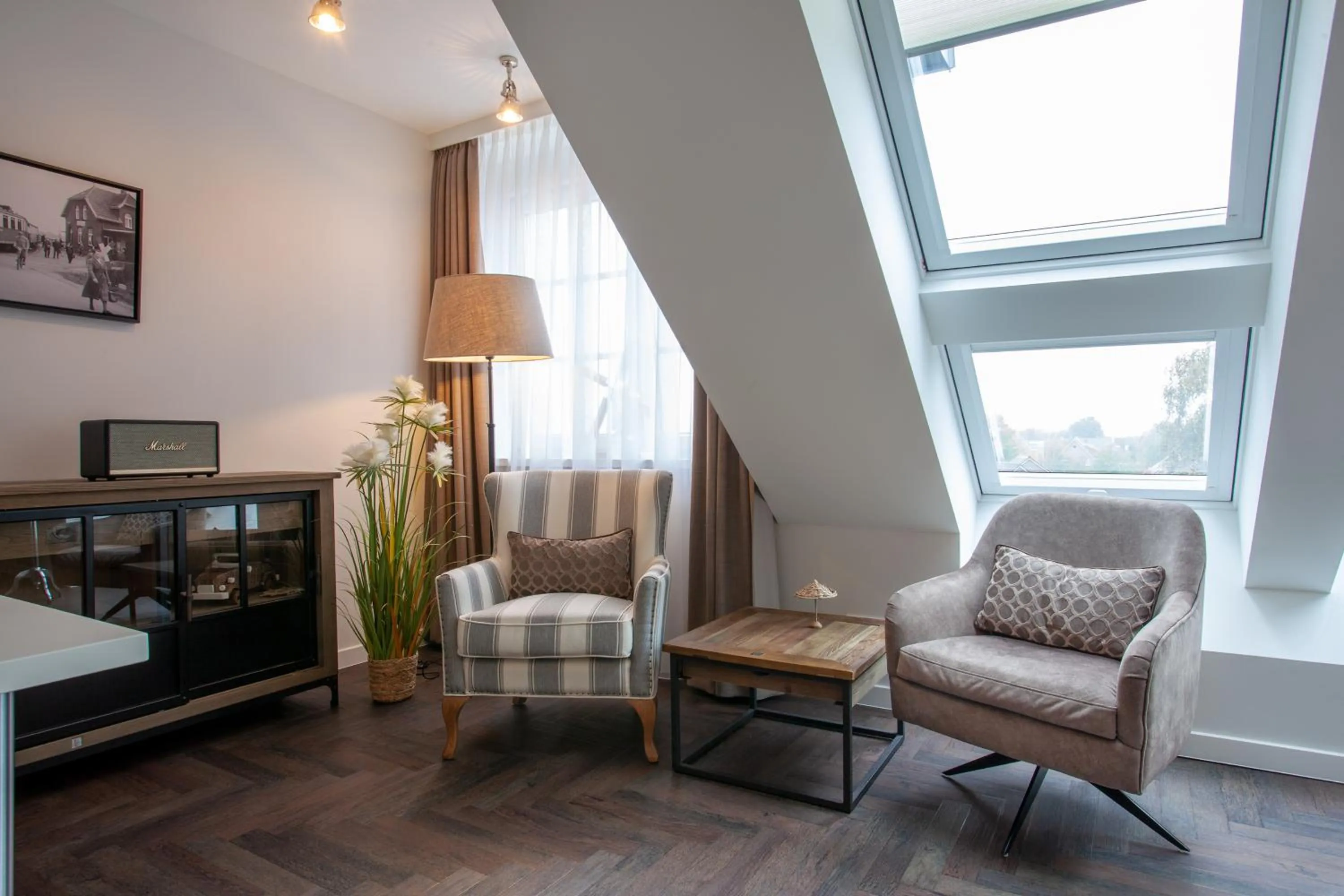 Seating area in Hotel Achterum Greetsiel