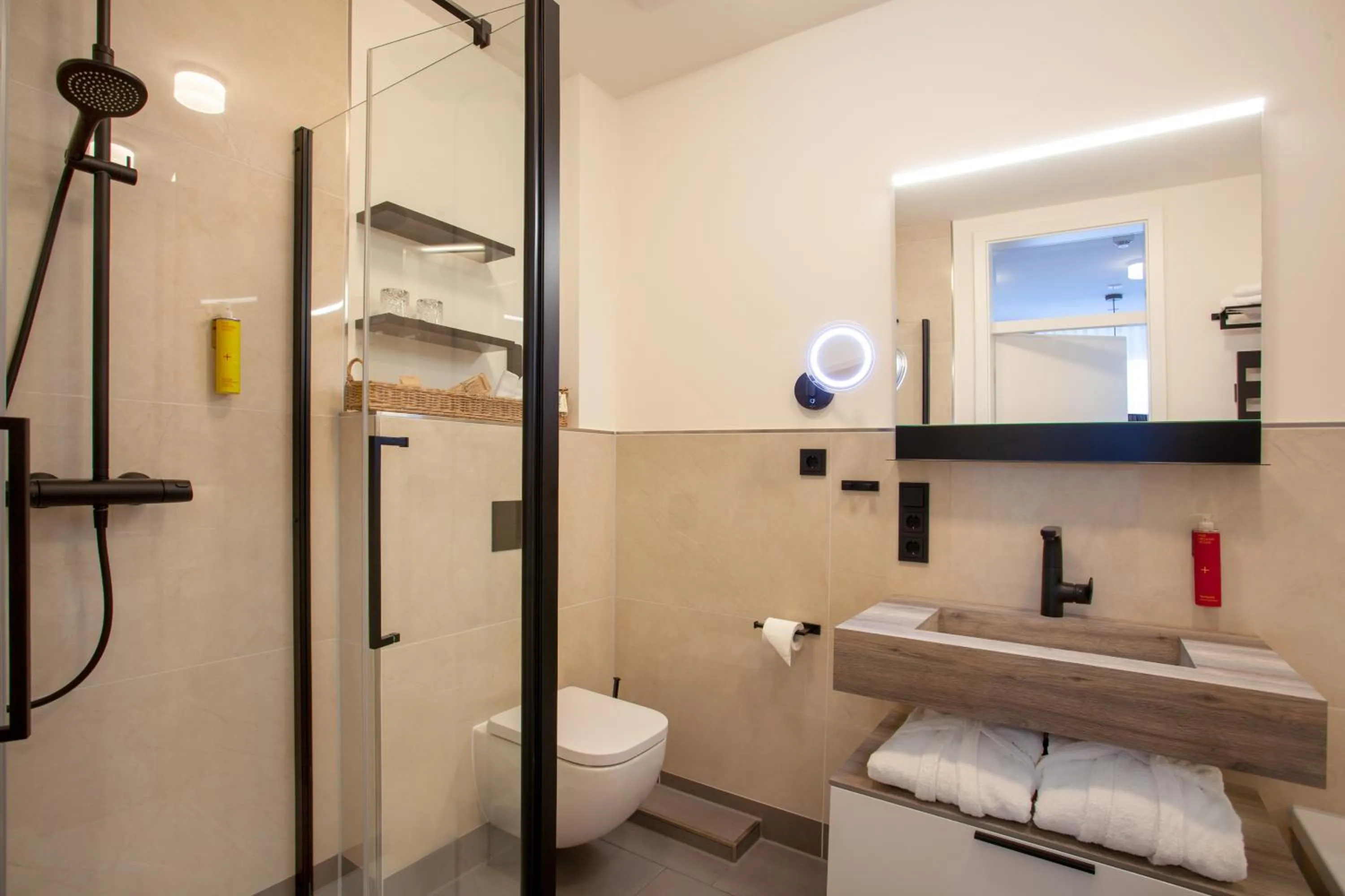 Bathroom in Hotel Achterum Greetsiel