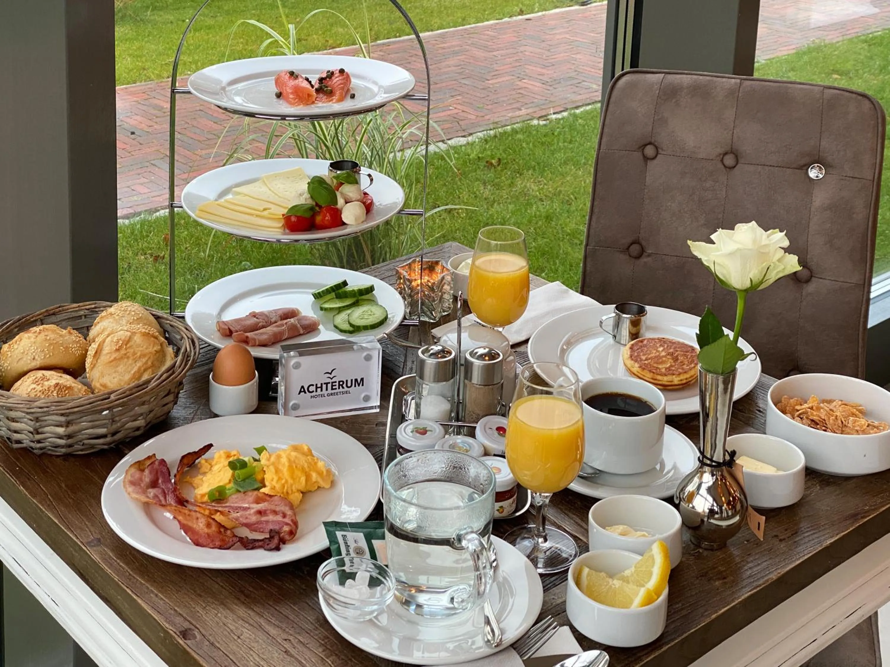 Food and drinks in Hotel Achterum Greetsiel