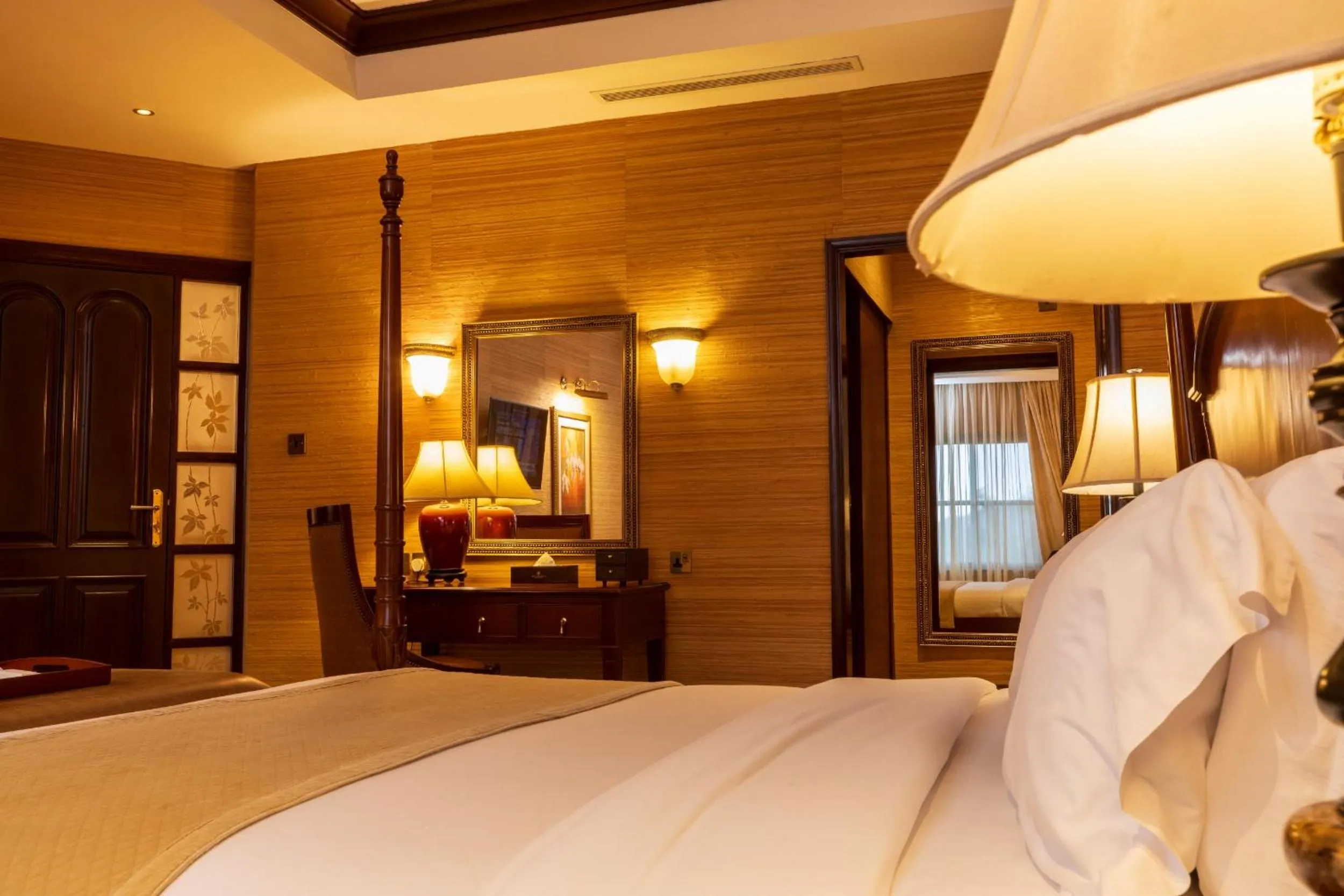 Bed in Lake Victoria Serena Golf Resort & Spa