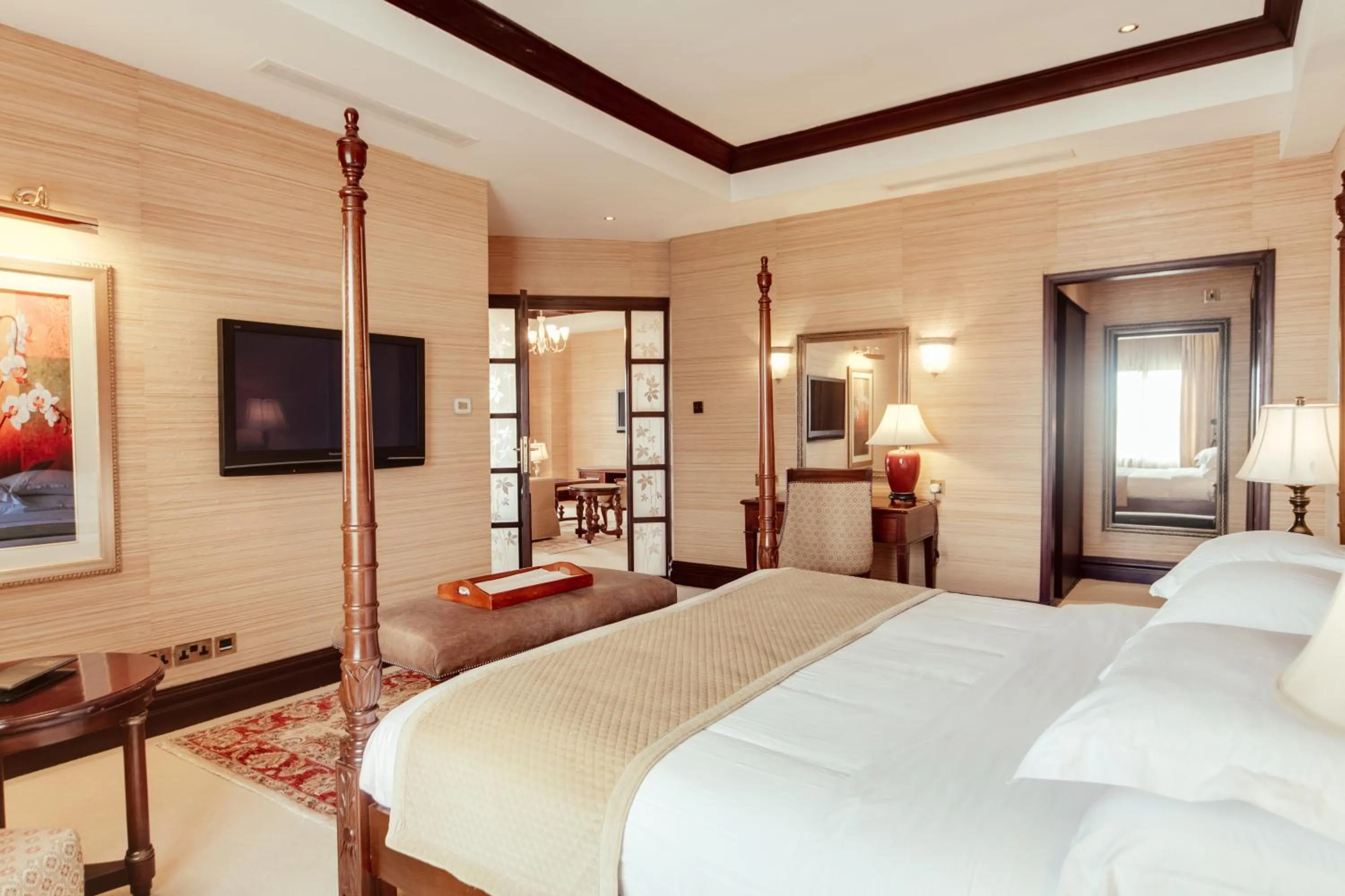 Bed in Lake Victoria Serena Golf Resort & Spa