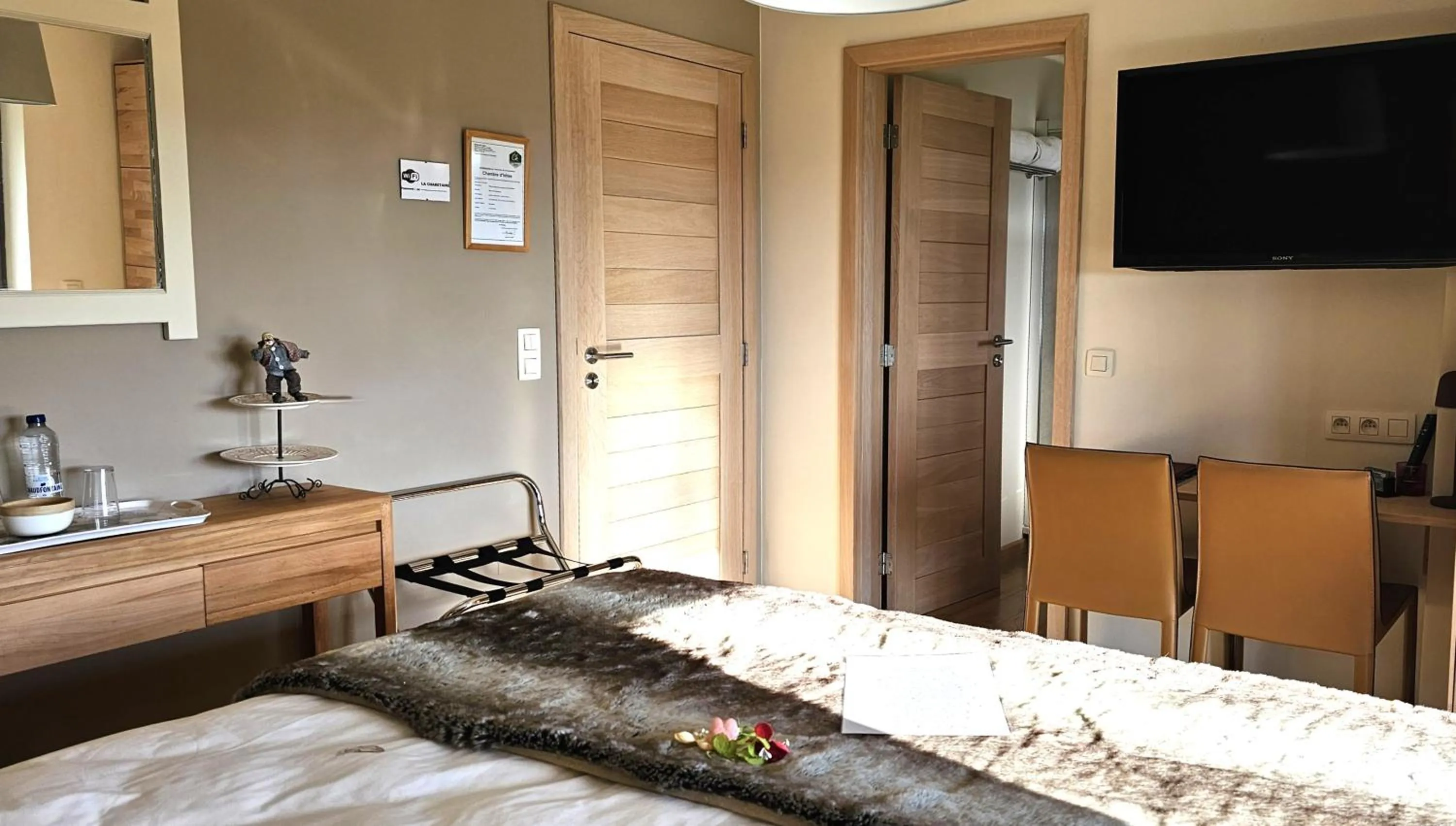 Photo of the whole room, Bed in B&B La Chabetaine