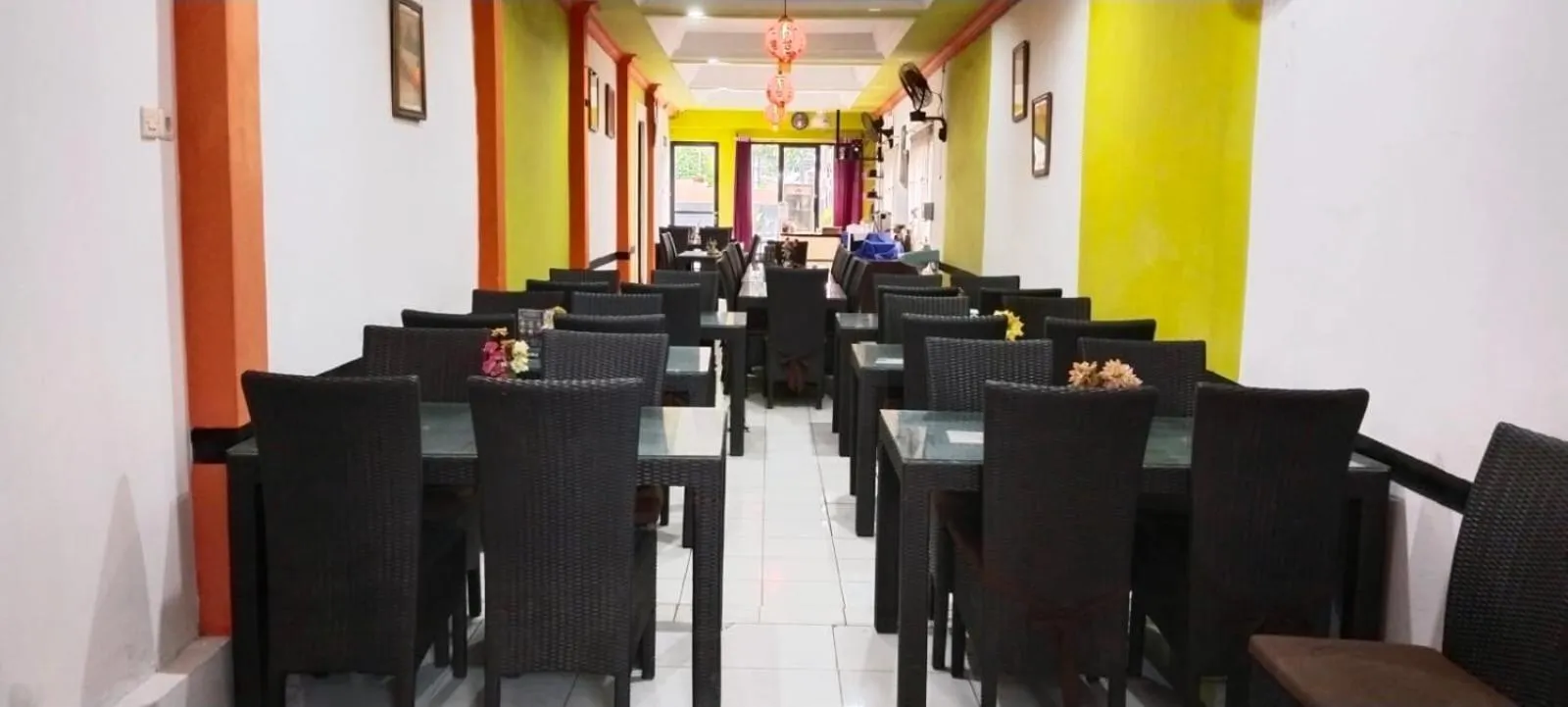 Restaurant/places to eat in Hotel Kudus Permata