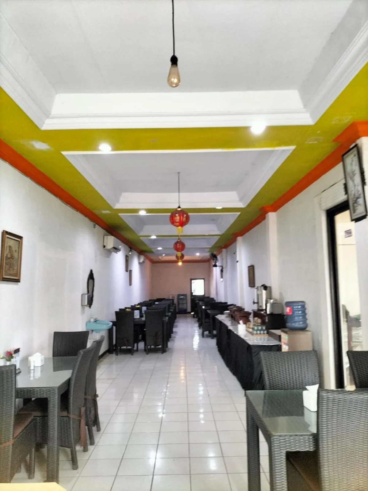 Restaurant/places to eat in Hotel Kudus Permata