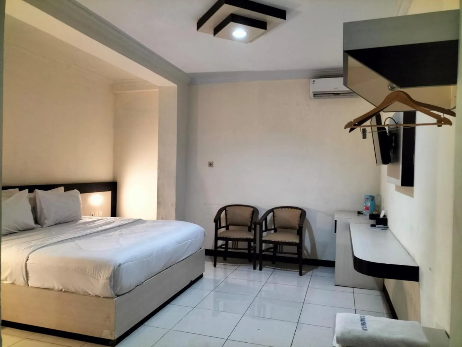 Bedroom, Bed in Hotel Kudus Permata