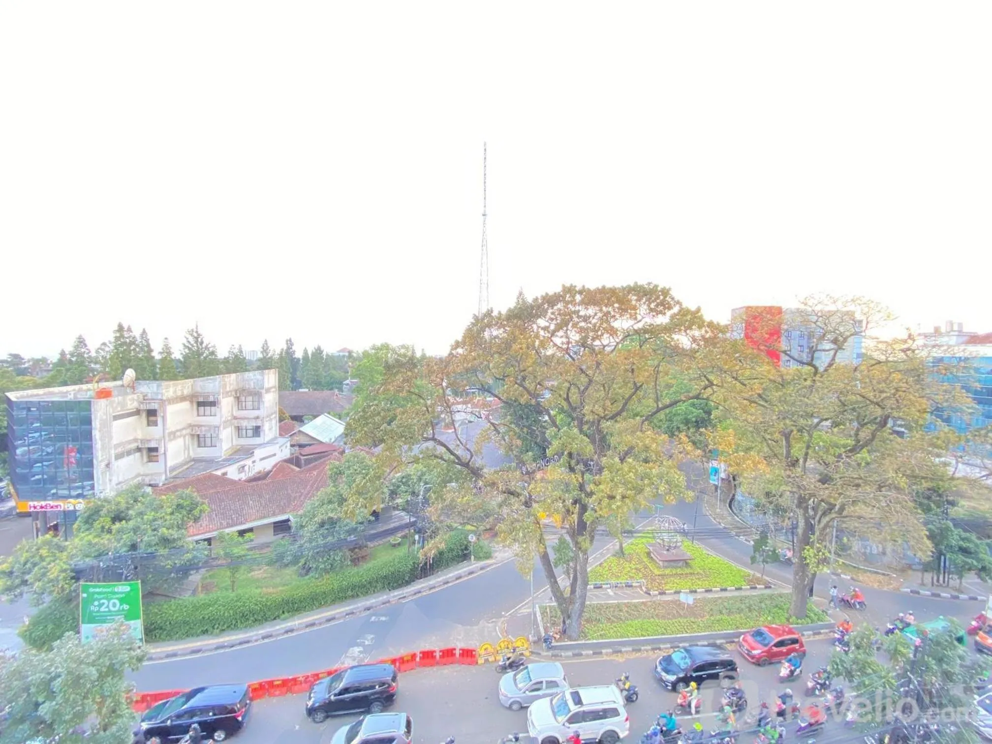 Property building in Spacious 2BR at Dago Butik Apartment By Travelio