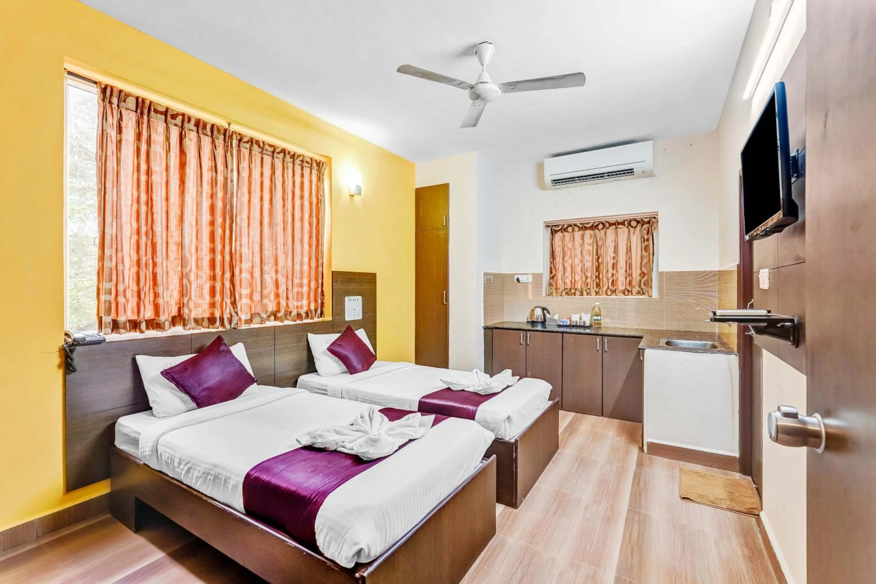 Bedroom, Bed in Season 4 Residences -Thiruvanmiyur Near Tidel park Apollo Proton cancer center and IIT Madras Research Park