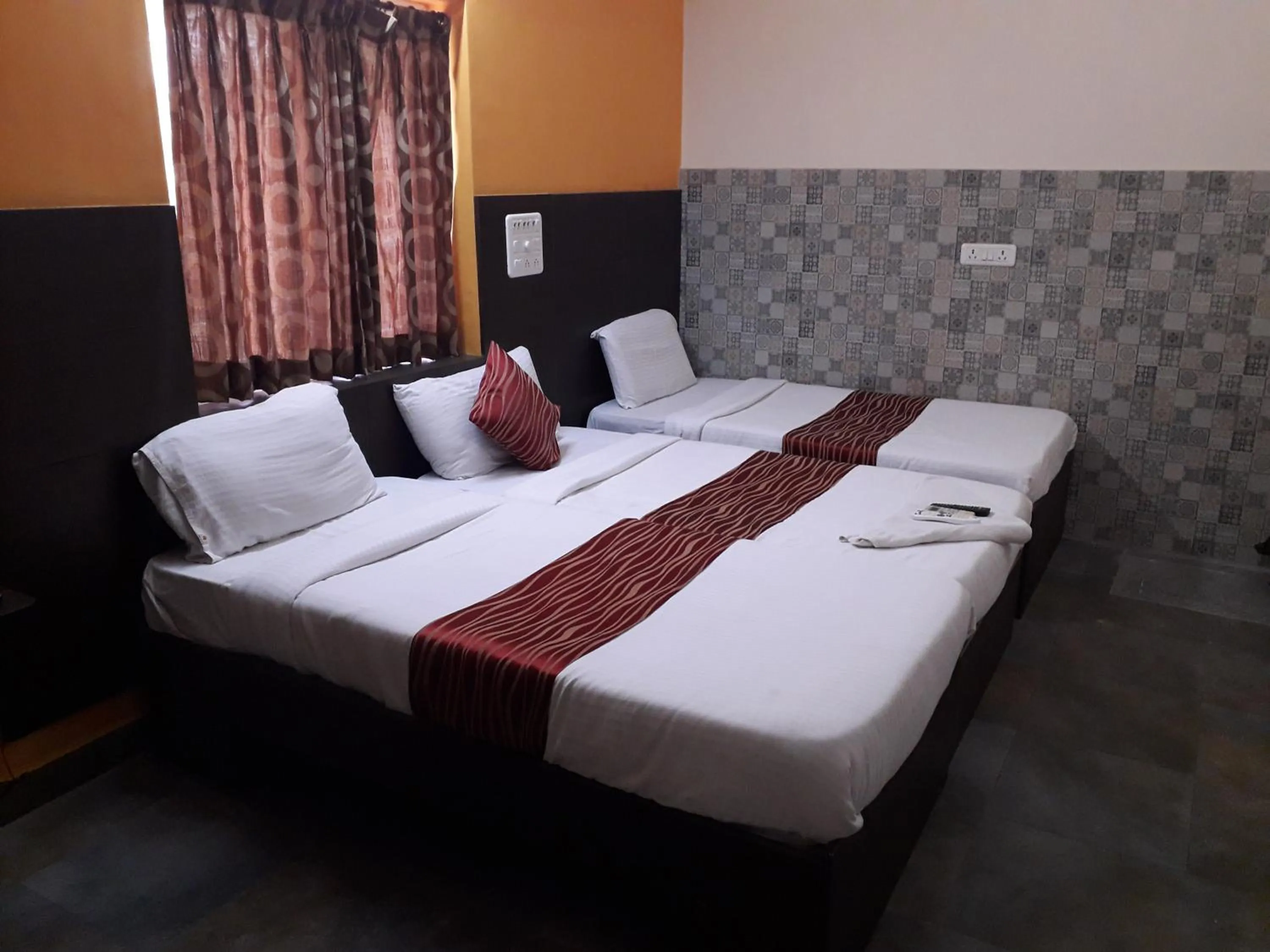 Bedroom, Bed in Season 4 Residences -Thiruvanmiyur Near Tidel park Apollo Proton cancer center and IIT Madras Research Park