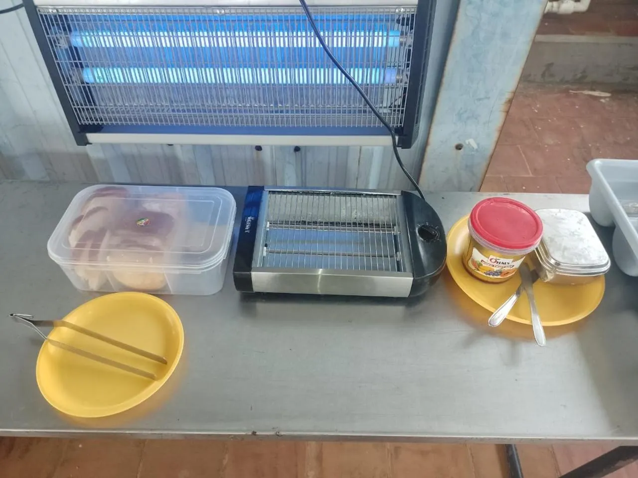 Kitchen or kitchenette in Season 4 Residences -Thiruvanmiyur Near Tidel park Apollo Proton cancer center and IIT Madras Research Park