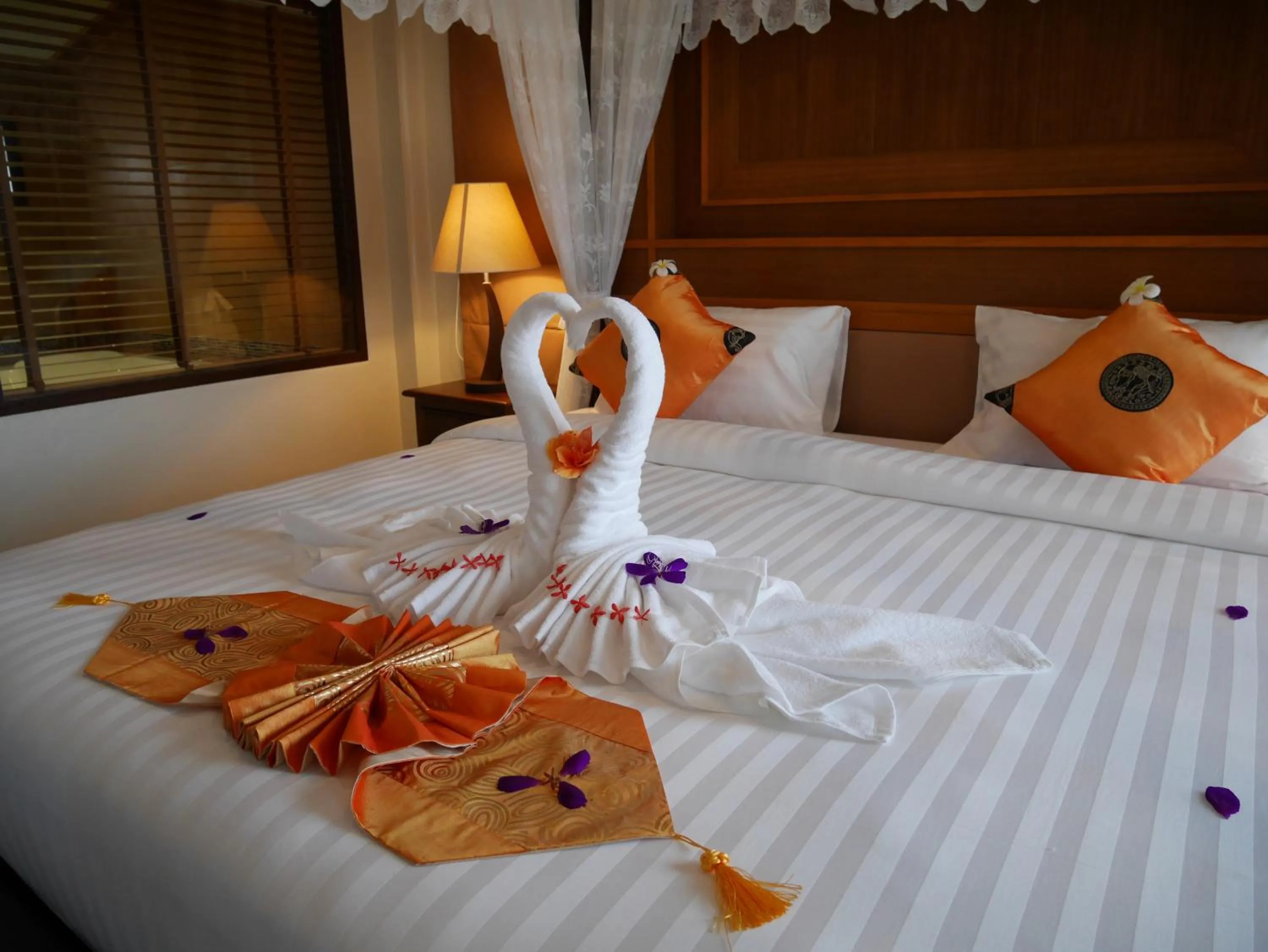 Bed in The Sunset Beach Resort - Koh Kho Khao