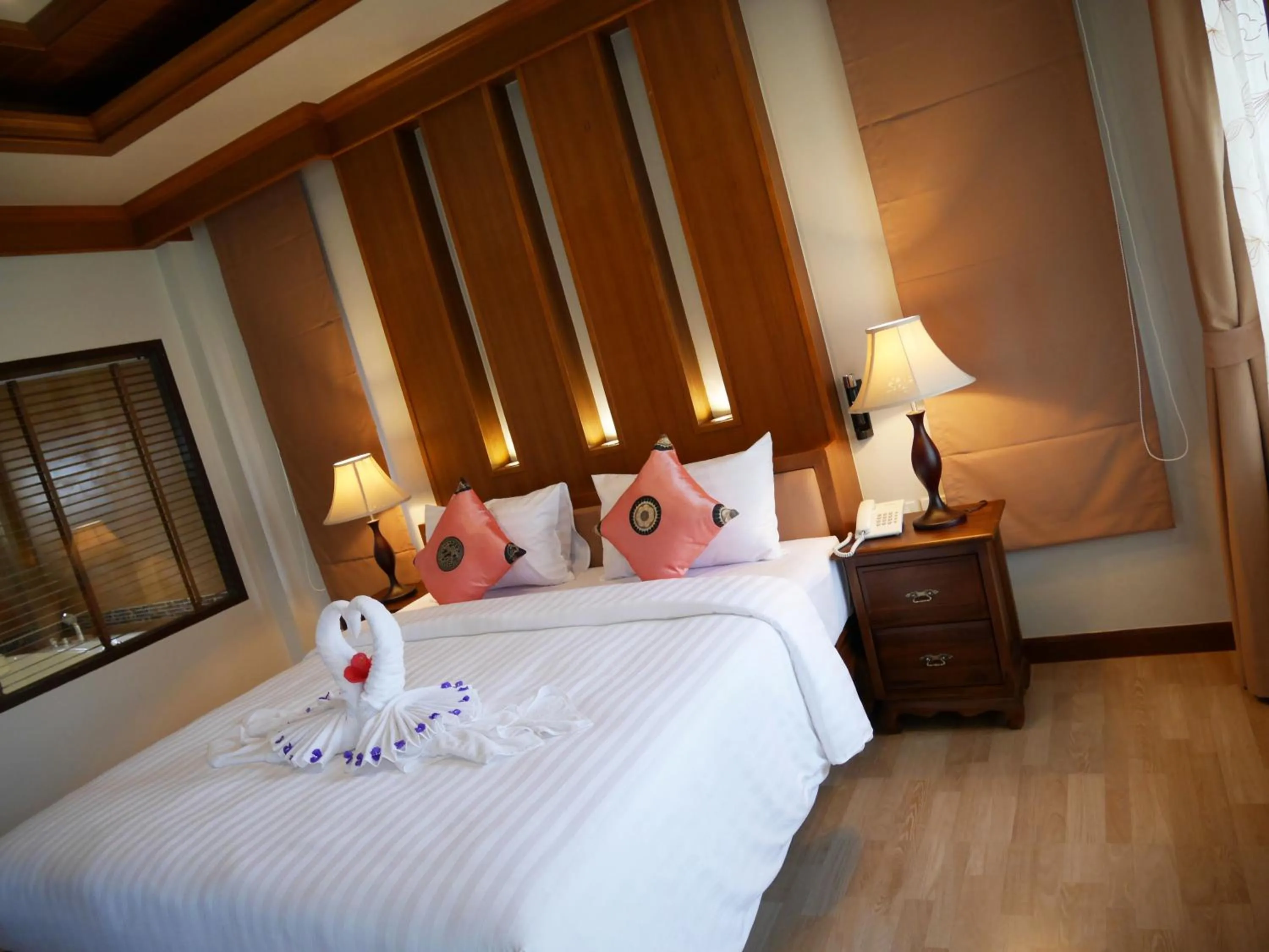 Bedroom, Bed in The Sunset Beach Resort - Koh Kho Khao