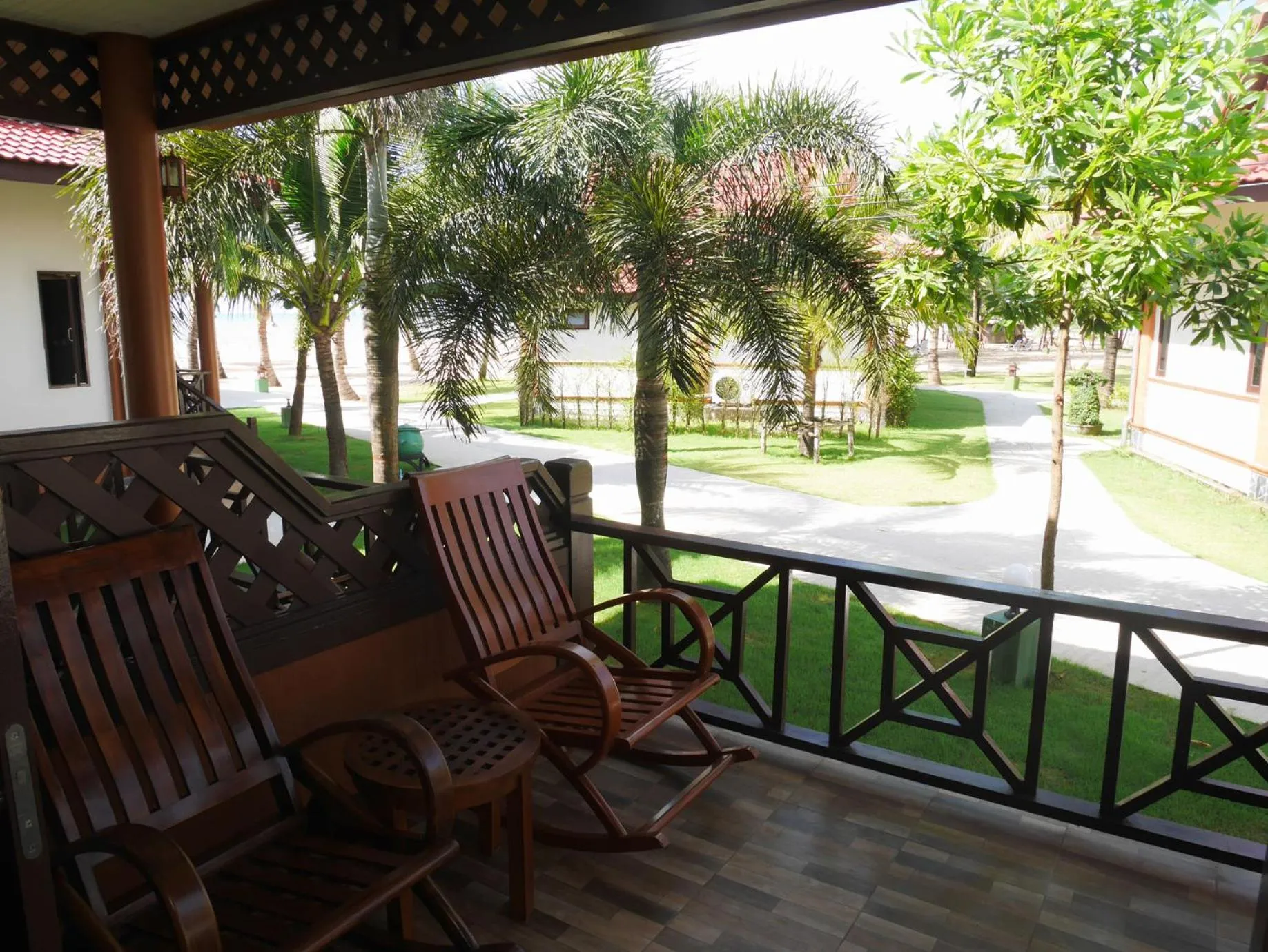 Garden in The Sunset Beach Resort - Koh Kho Khao