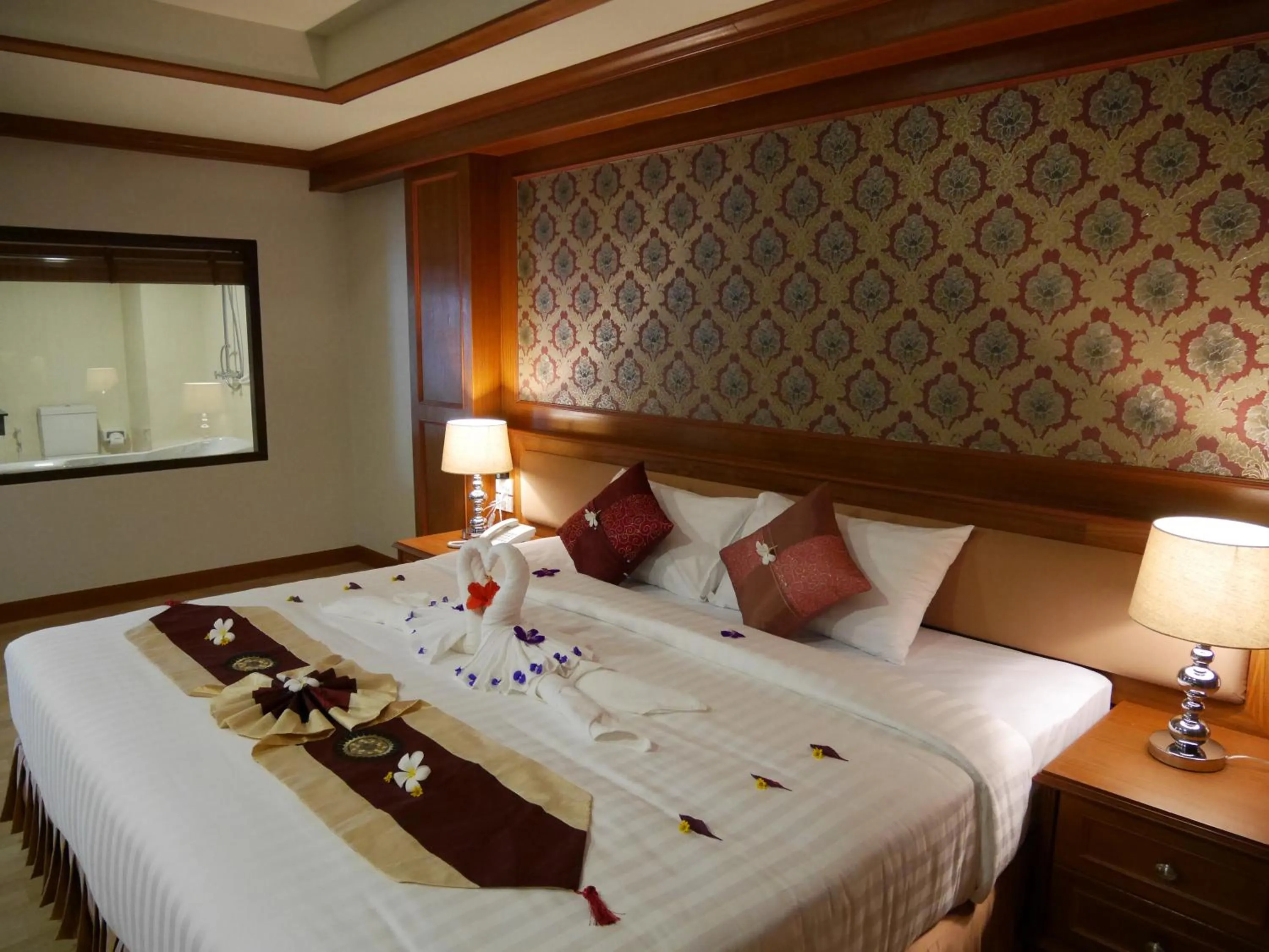 Bed in The Sunset Beach Resort - Koh Kho Khao