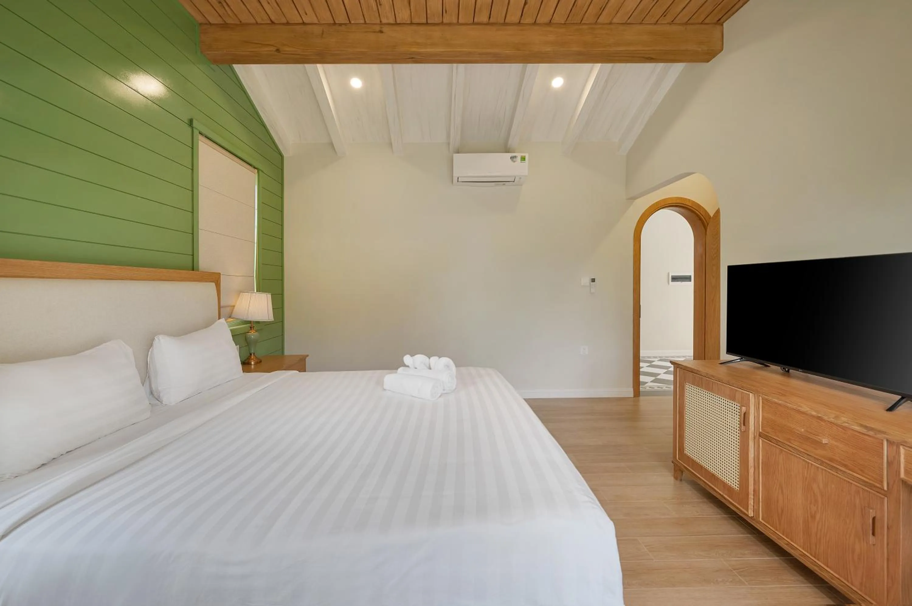 Bedroom, Bed in Elyday Apartment Hillside Phu Quoc - Sea & Firework view