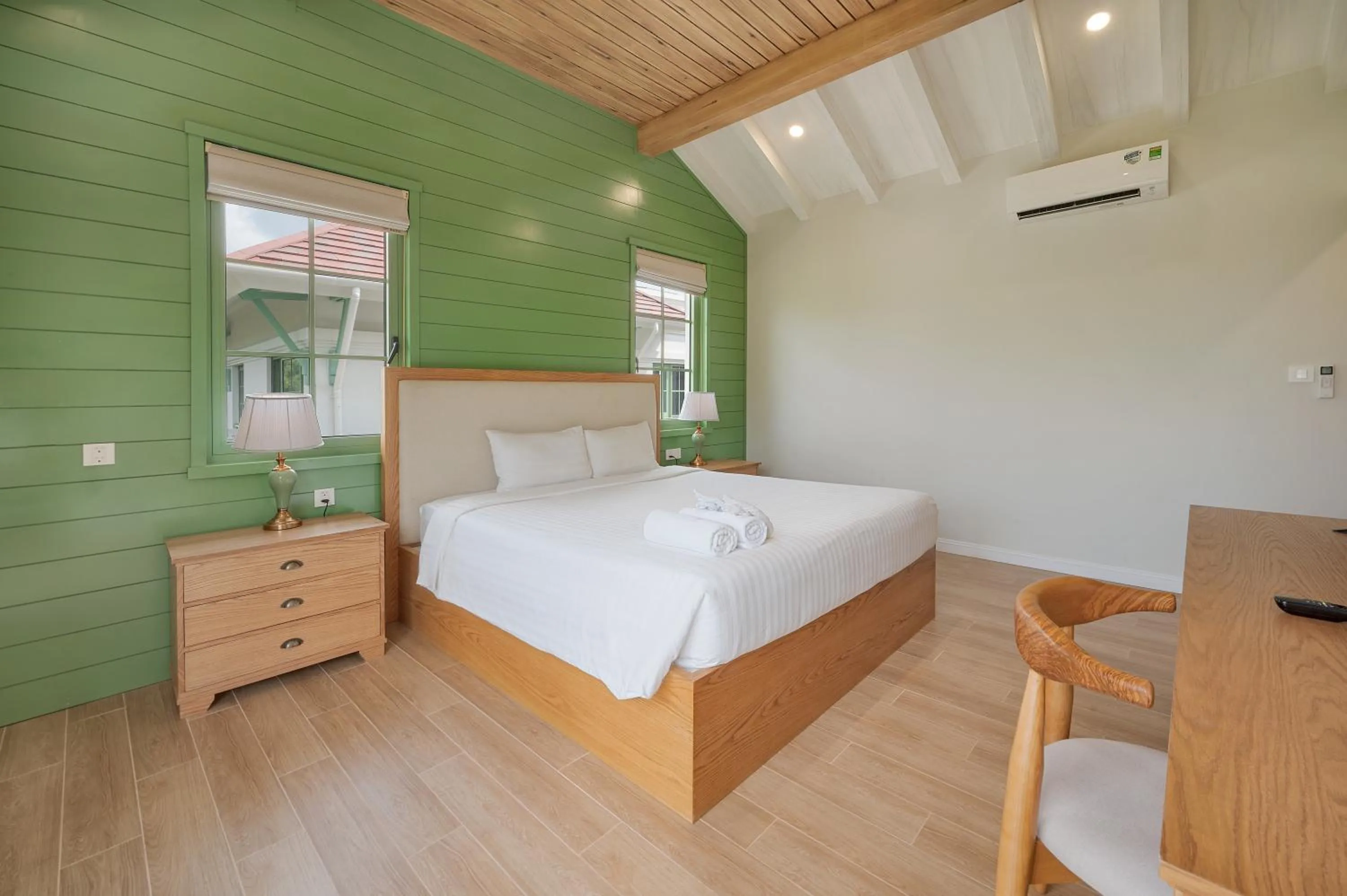 Bed in Elyday Apartment Hillside Phu Quoc - Sea & Firework view