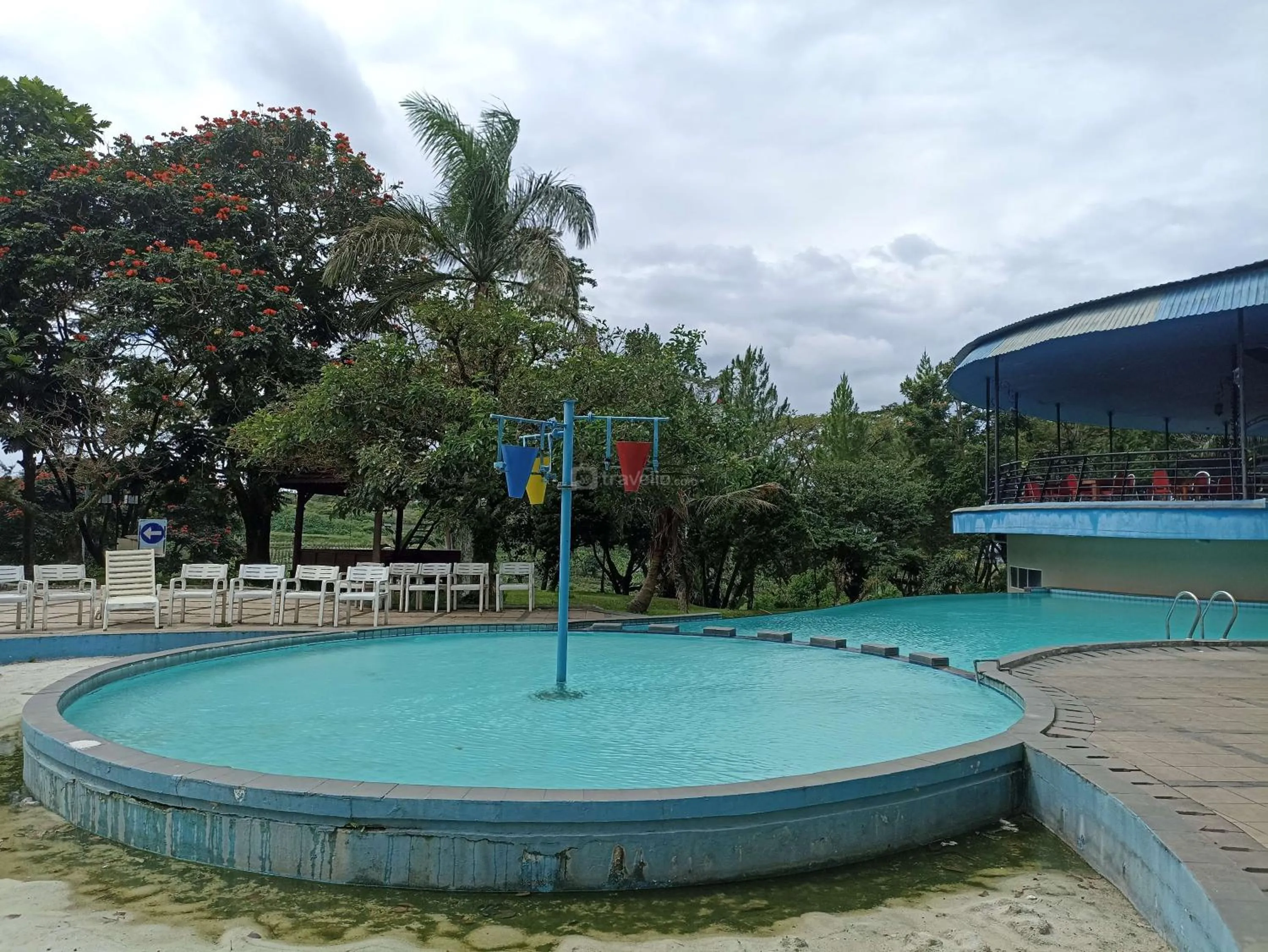 Property building in Cozy 1BR at Marbella Suites Dago Pakar Bandung Apartment By Travelio